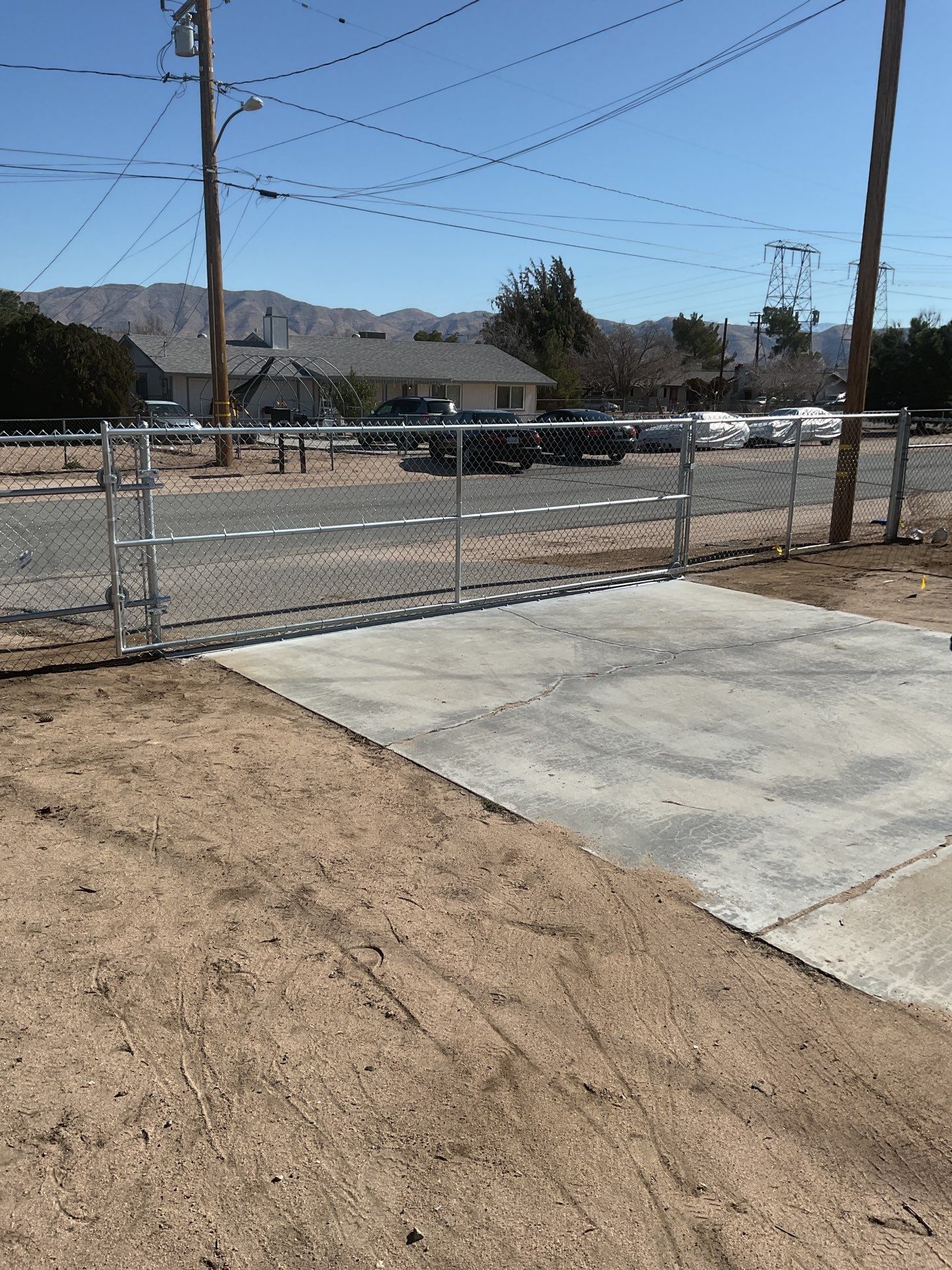 Fence Installation using chain -link by Fence Guys Inc.