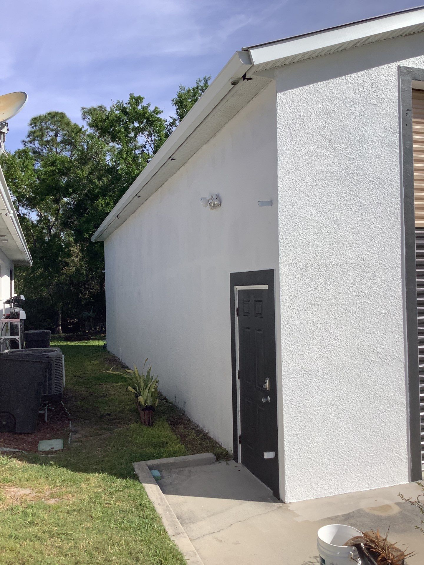 7-Inch Seamless Gutters in North Fort Myers FL by Gutter Professors