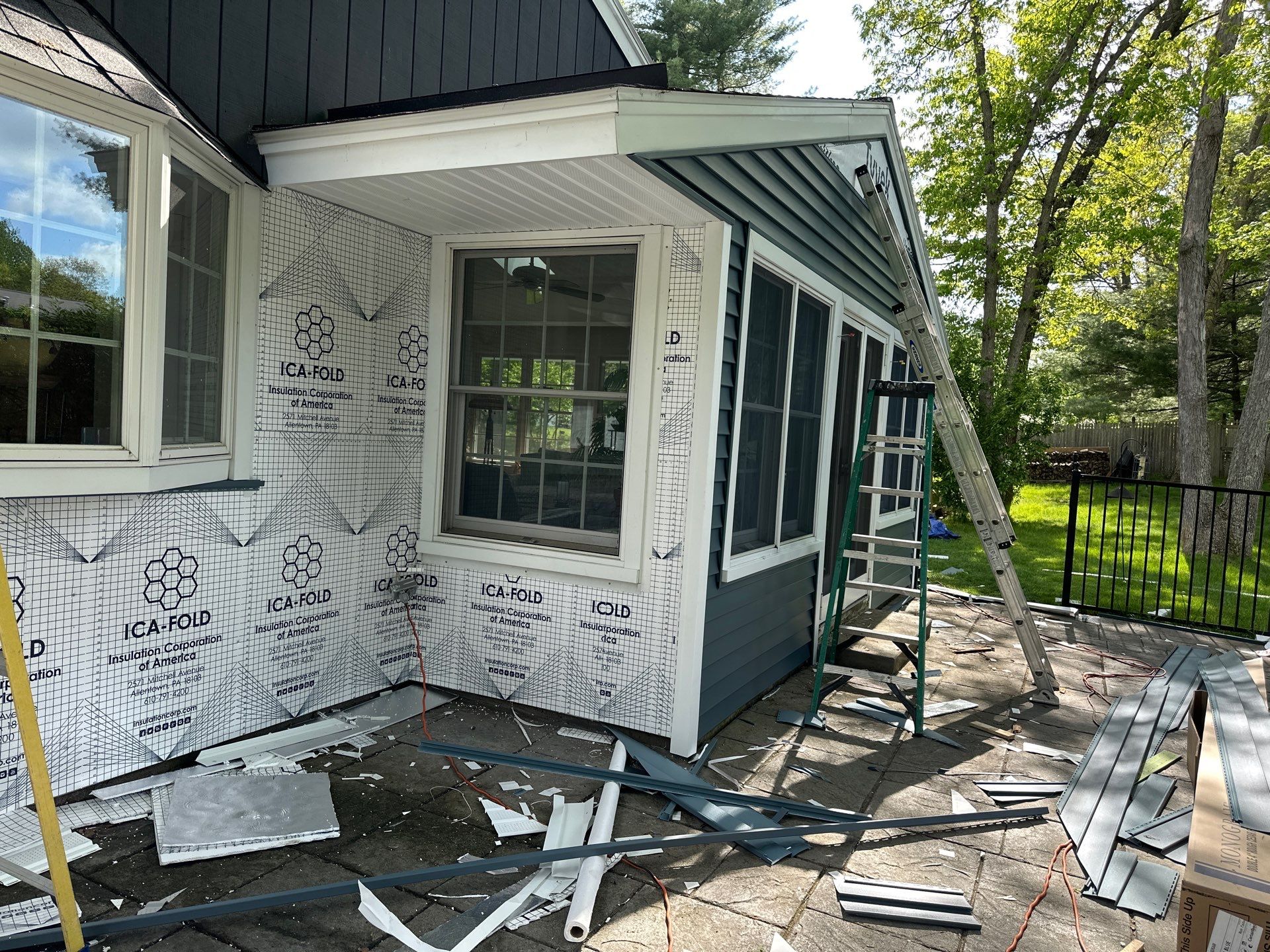 Vinyl Siding Transformation – Pacific Blue by Mighty Dog Roofing of Greater Middlesex County