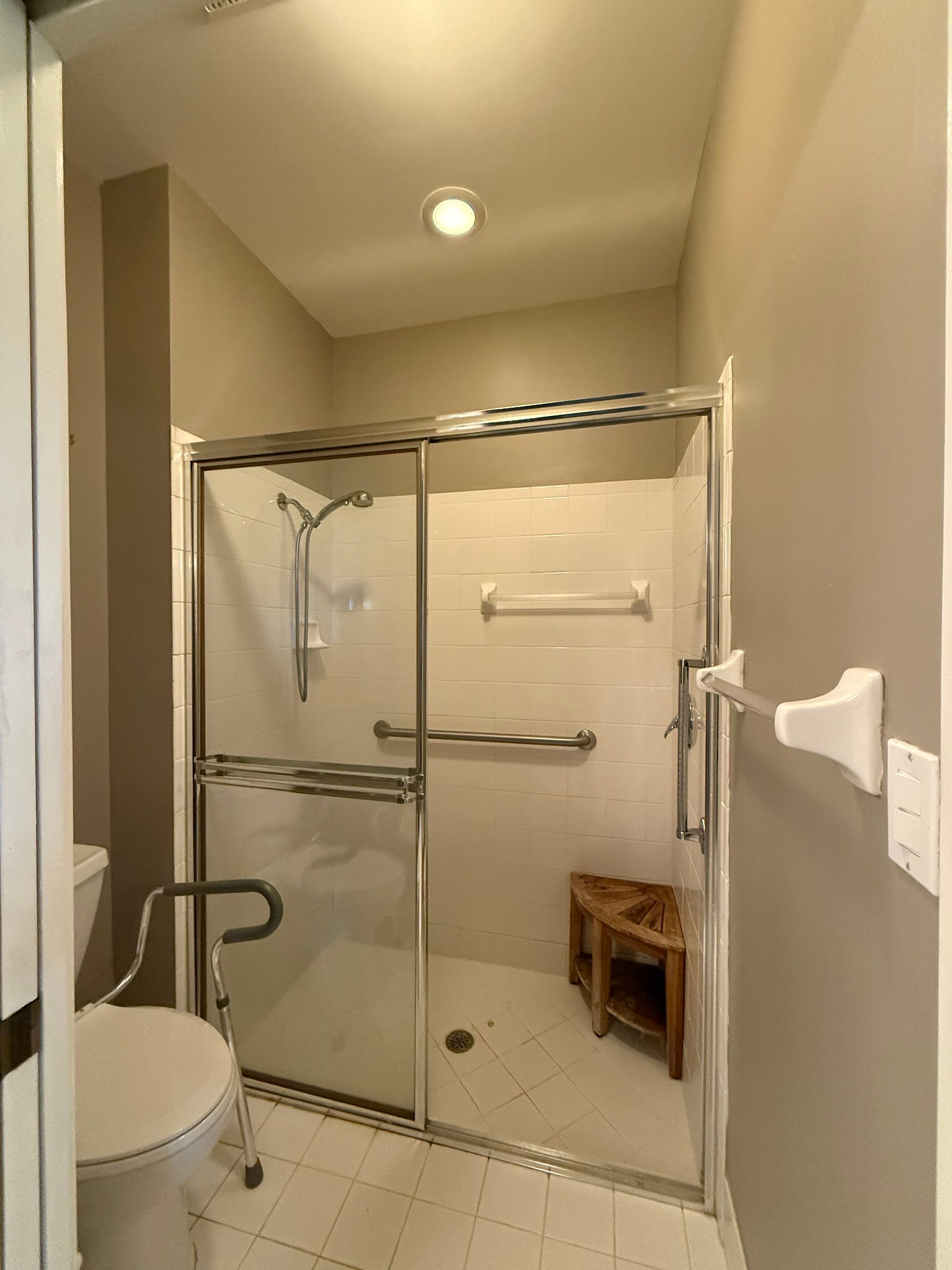 Walk-In Shower - Delray Beach by Hevi Tile