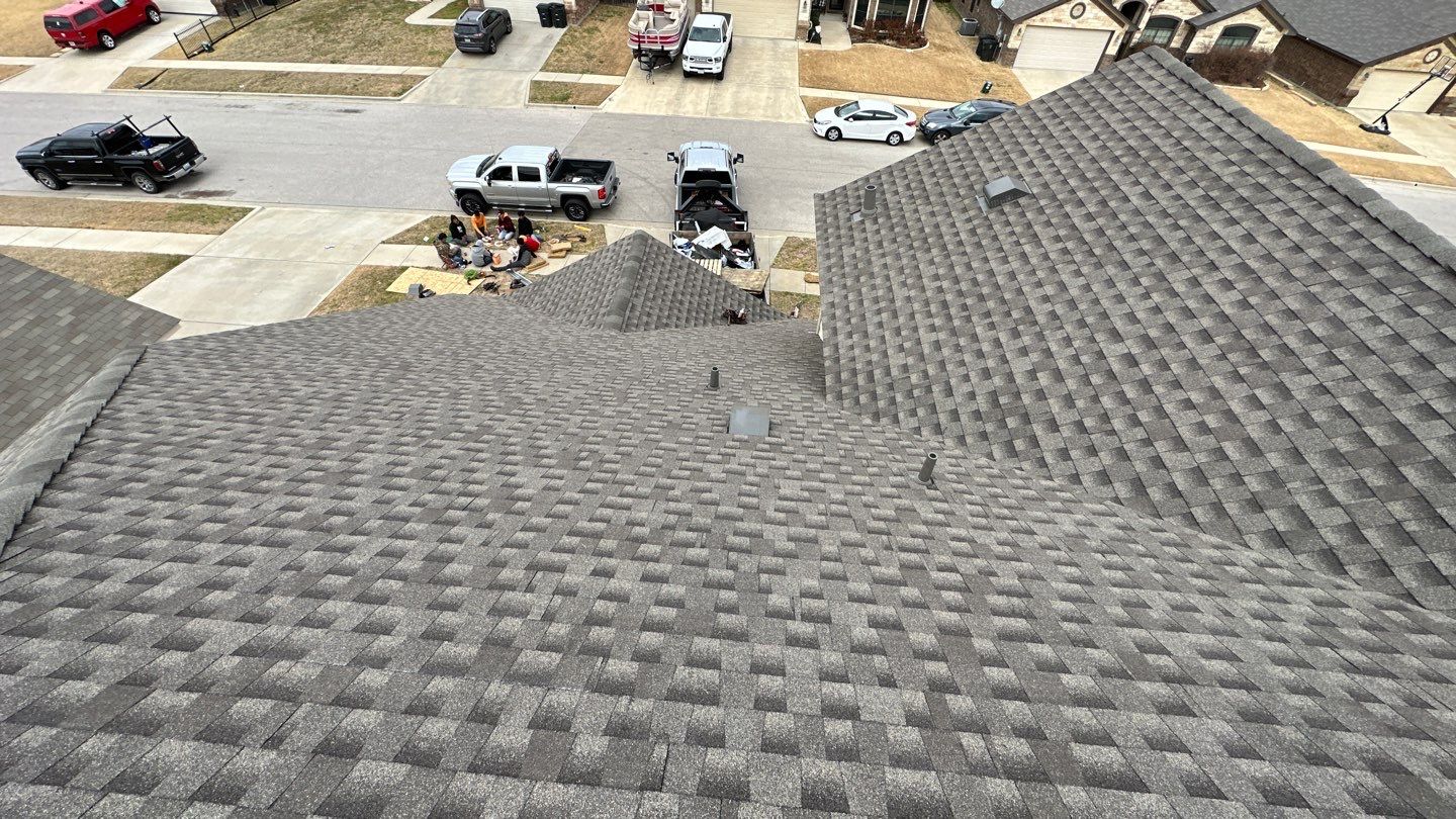 GAF HDZ - Weathered Wood by Elite Roofing LLC