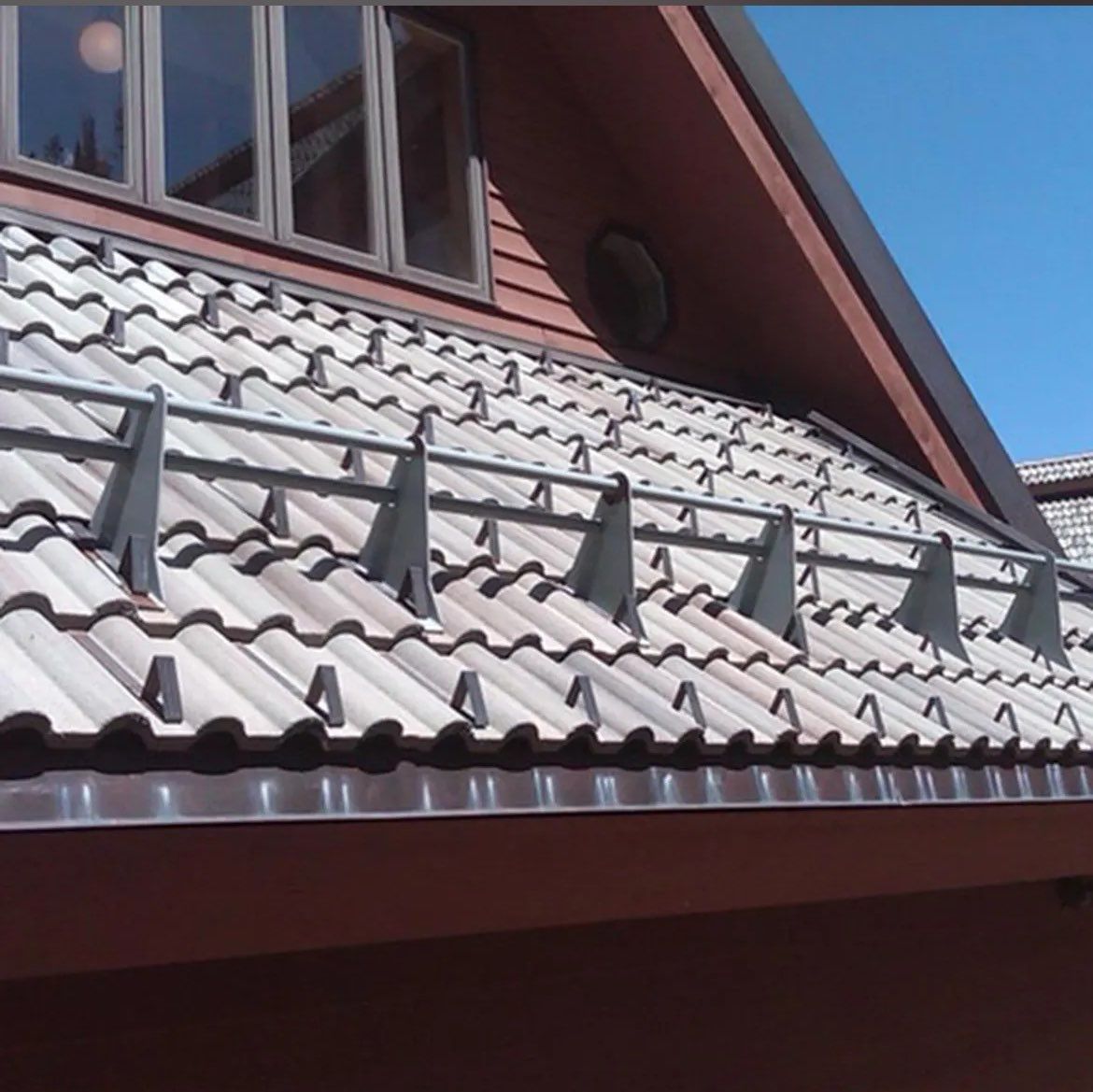 Accesories by Master Rain Gutters.
