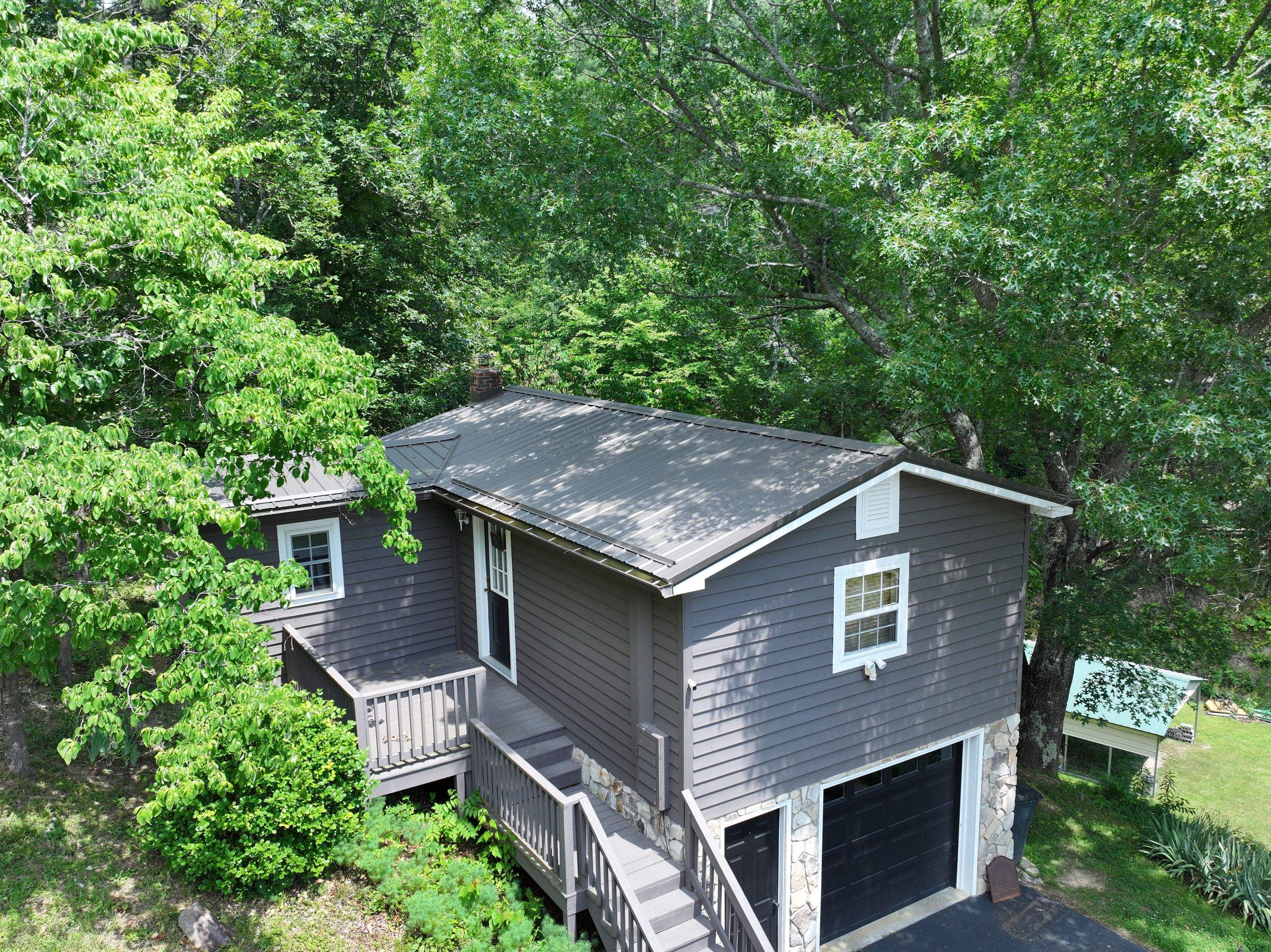 Rice Residence by Omnia Roofing