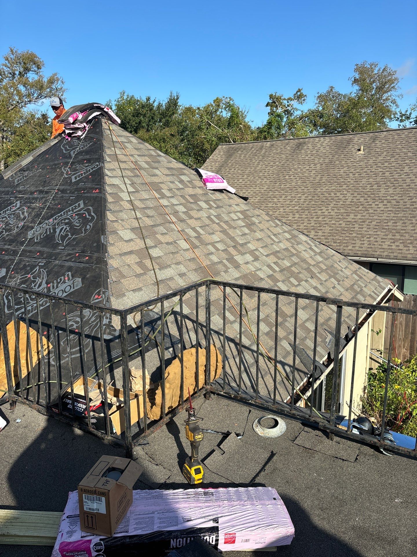 Roof Replacement by Roof Repair Company