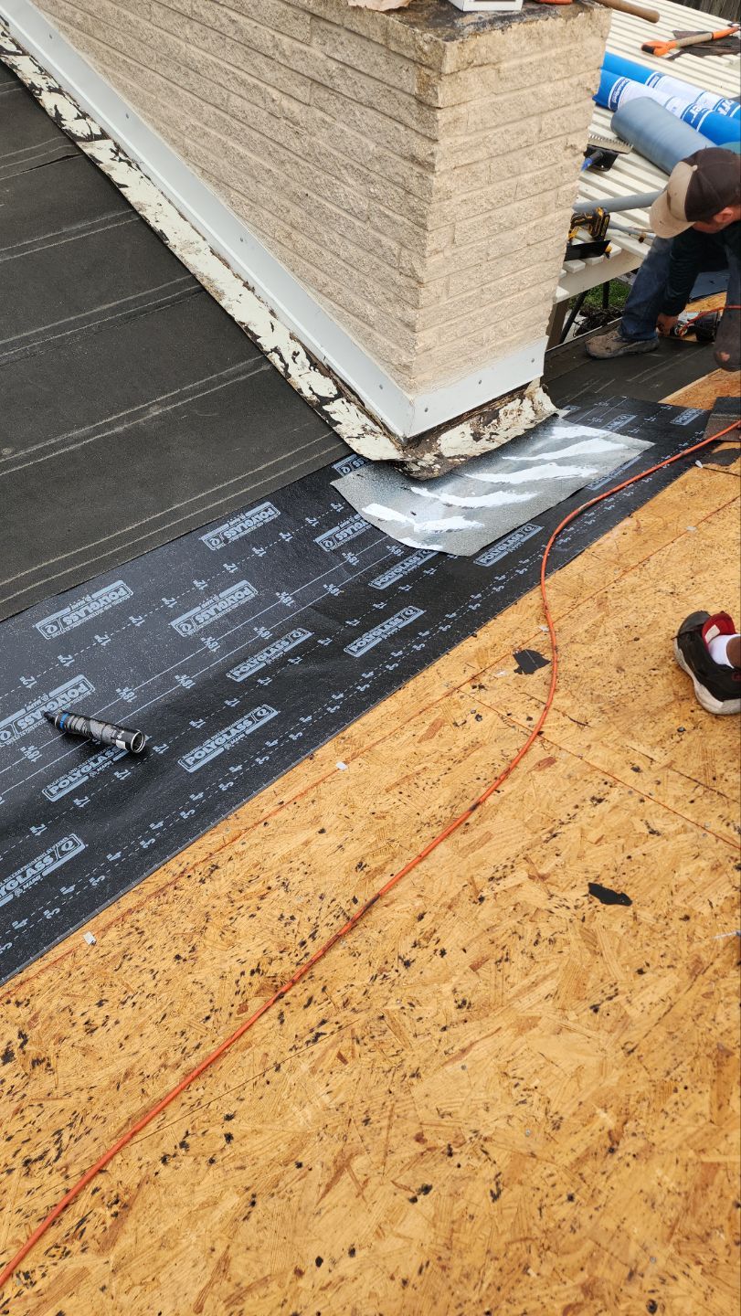 Residential Roofing Installation using Certainteed Landmark Moire Black by Galvan Roofing and Construction