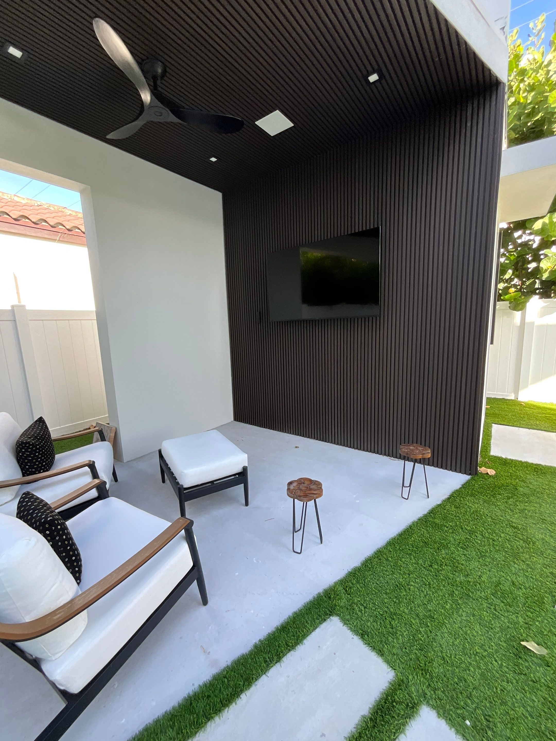 Outdoor BBQ - East Boca Raton by Hevi Tile