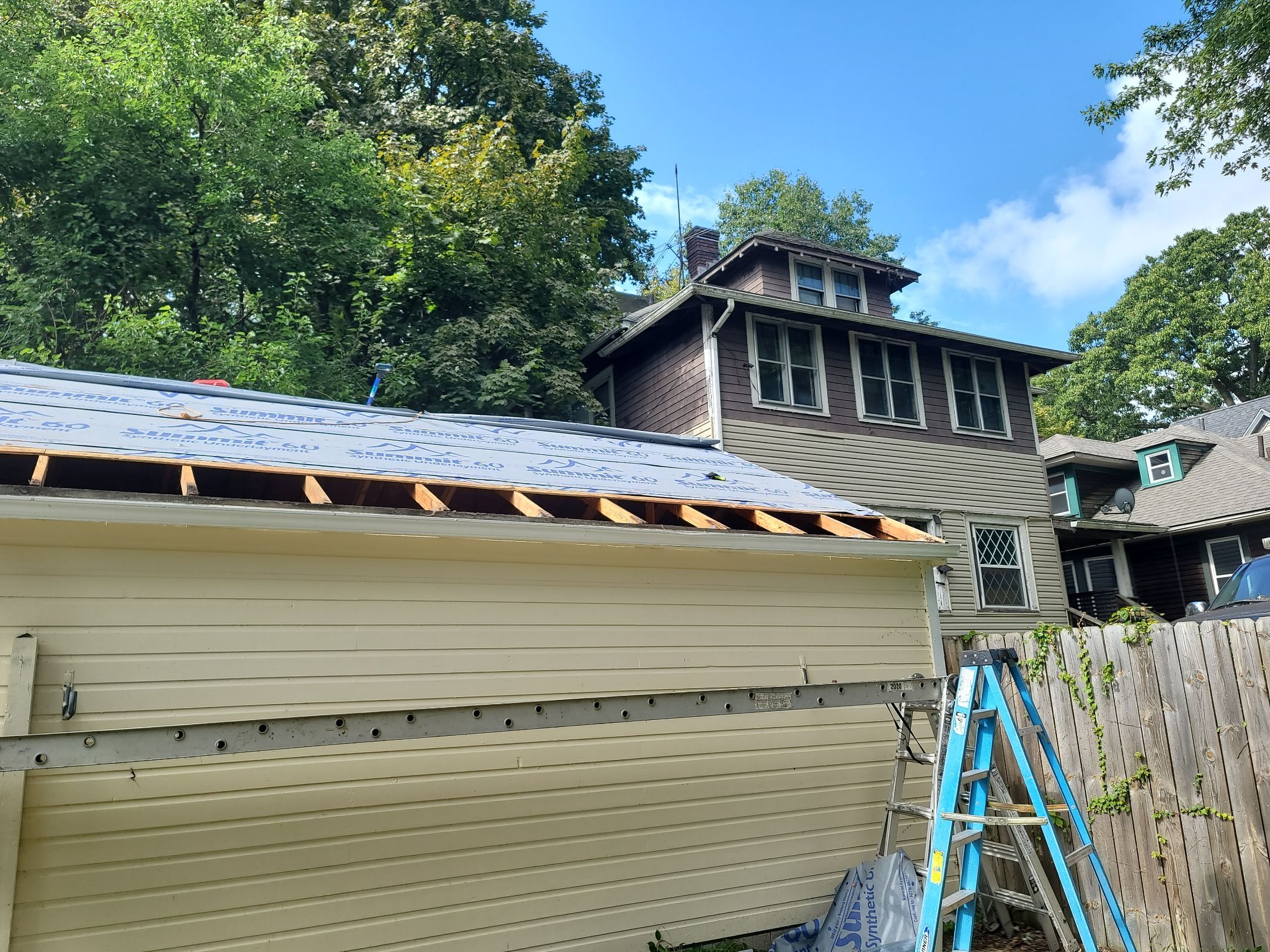 Atlas Pinnacle, Color: Heatherblend, Drip Edge: White by Eagle Eye Roofing