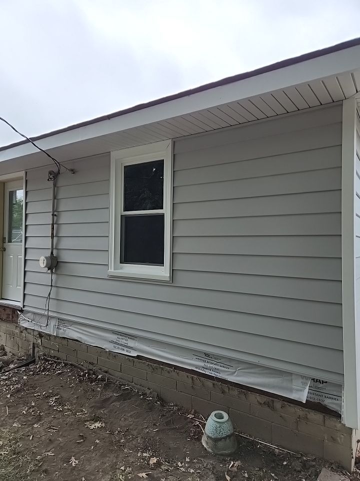 Siding Installation using Driftwood Craneboard D7 by EEC Windows, Siding & Roofing