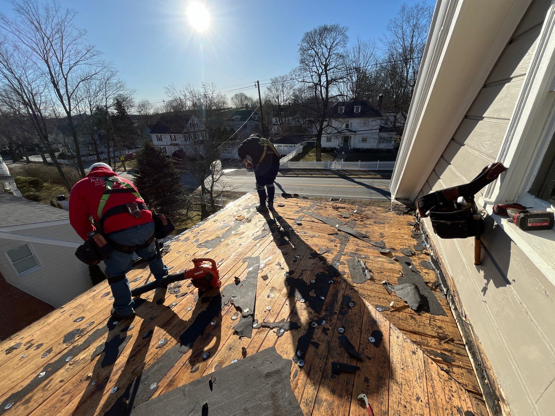 This Roof is a Biggins - Portsmouth, NH - This Beautiful Home Deserved a New Roof by Tall pine roofing
