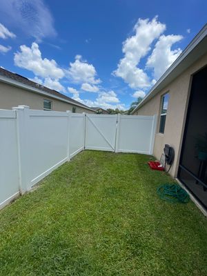 Bradenton, FL Vinyl Fence Installation using Vinyl Privacy Fence 