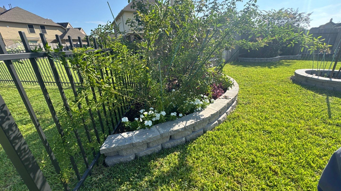 🌿 Mr. Ken’s Front Yard Flower Bed Enhancement by Texas Urban Elements