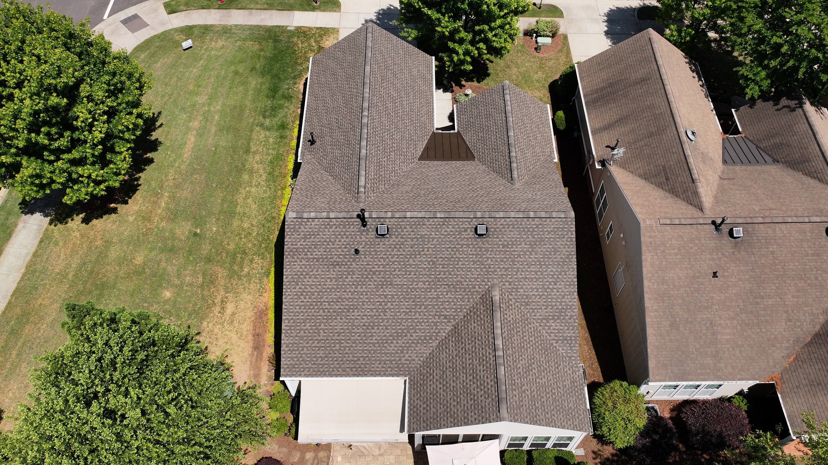 GAF Timberline HDZ Weathered Wood - 5” white gutters by Pro Performance Roofing