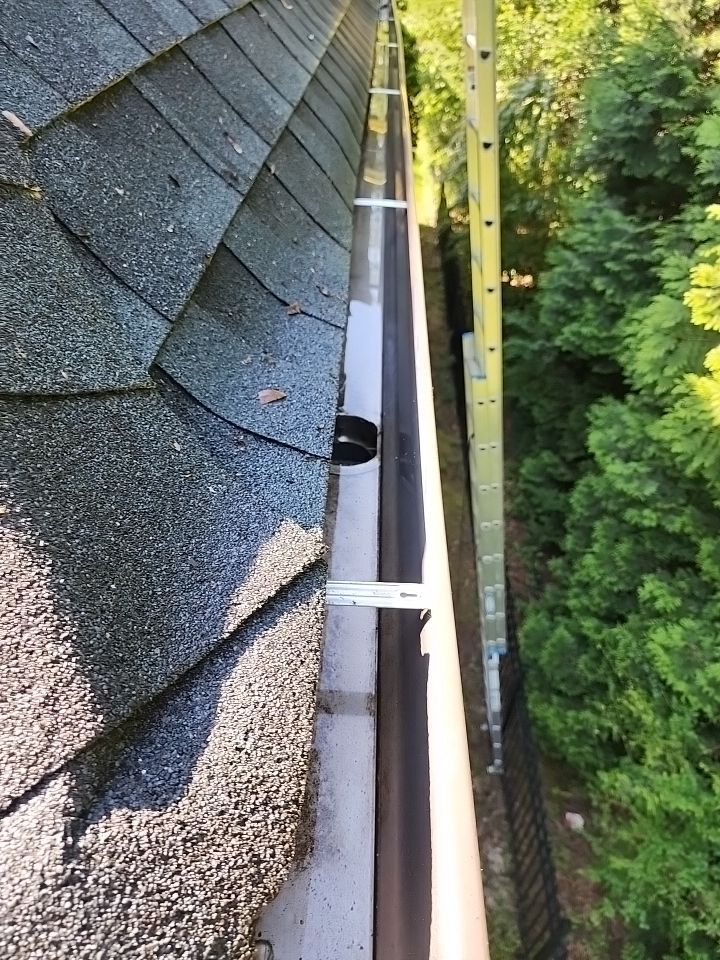House Wash using cleaner by Power Wash Masters LLC