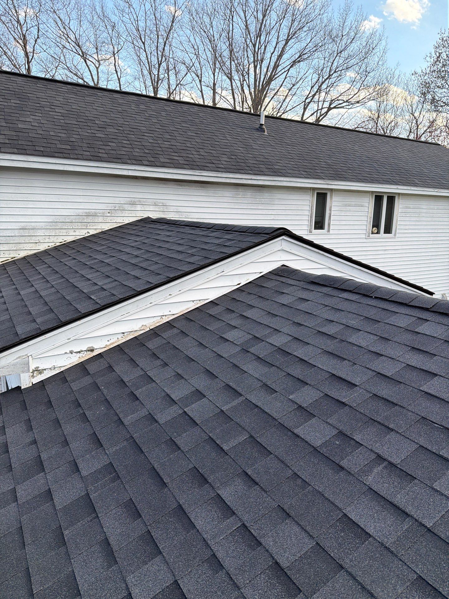 Residential Asphalt Roofing Replacement with IKO Cambridge Shingles in North Hampton by Tall pine roofing