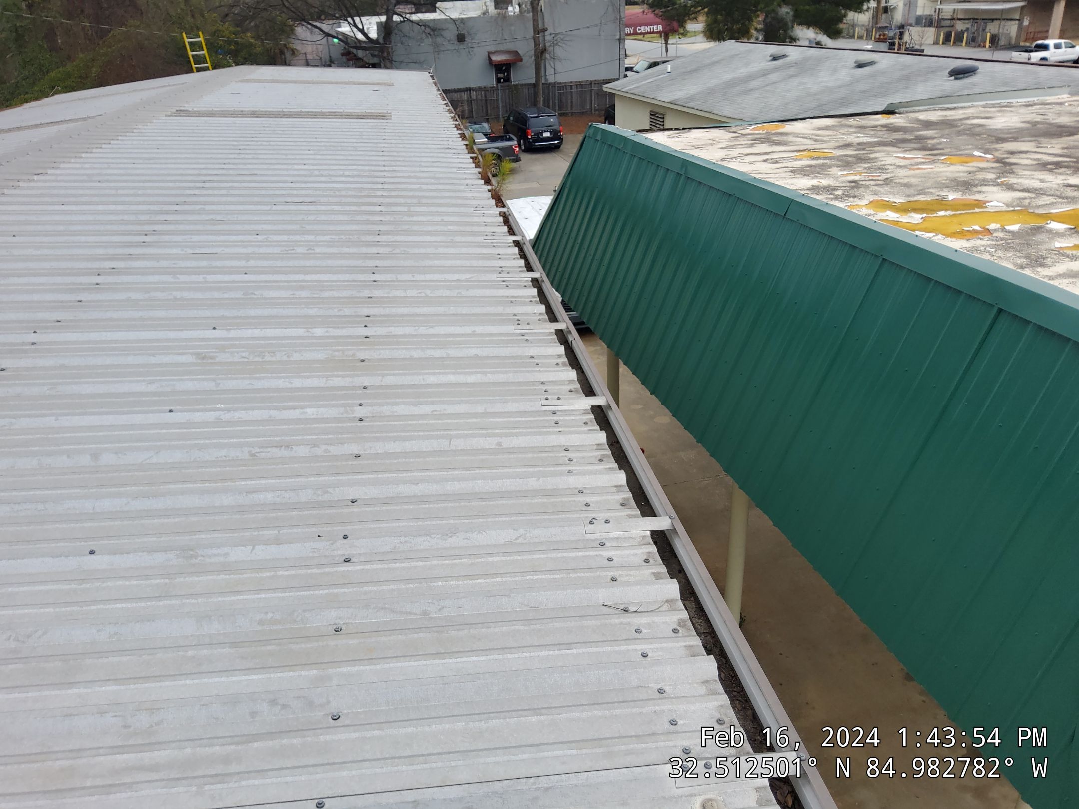 Master Clean Roof and Gutter Cleaning by iGreen Solutions
