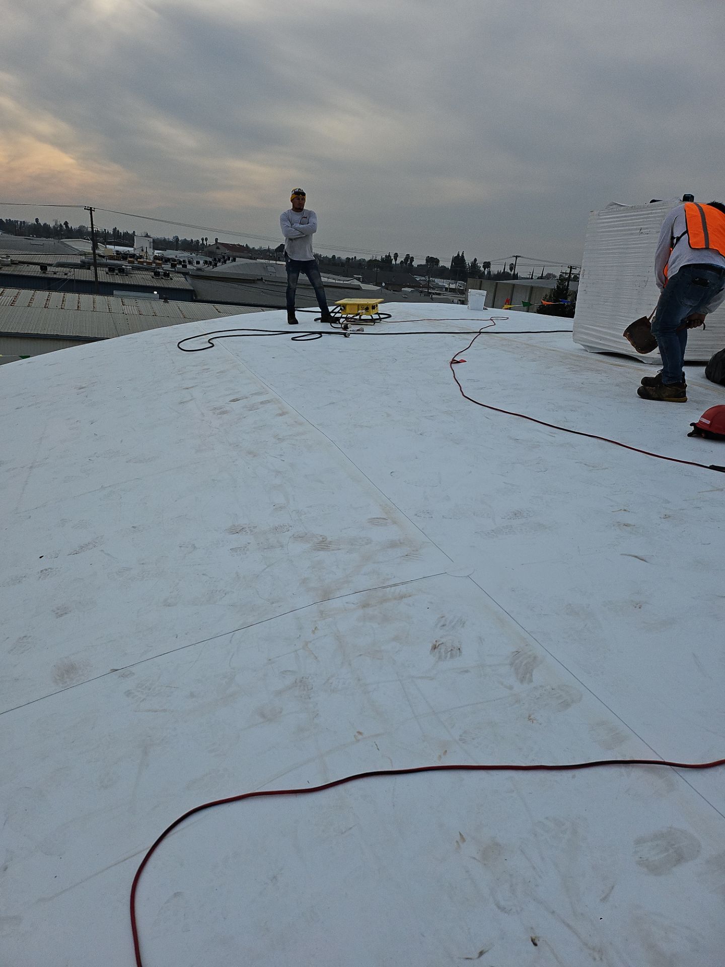 TPO single-ply roofing system using GAF Single-ply TPO 60 mil with 1.5 inch ISO board insulation by Straight Edge Roofing Inc