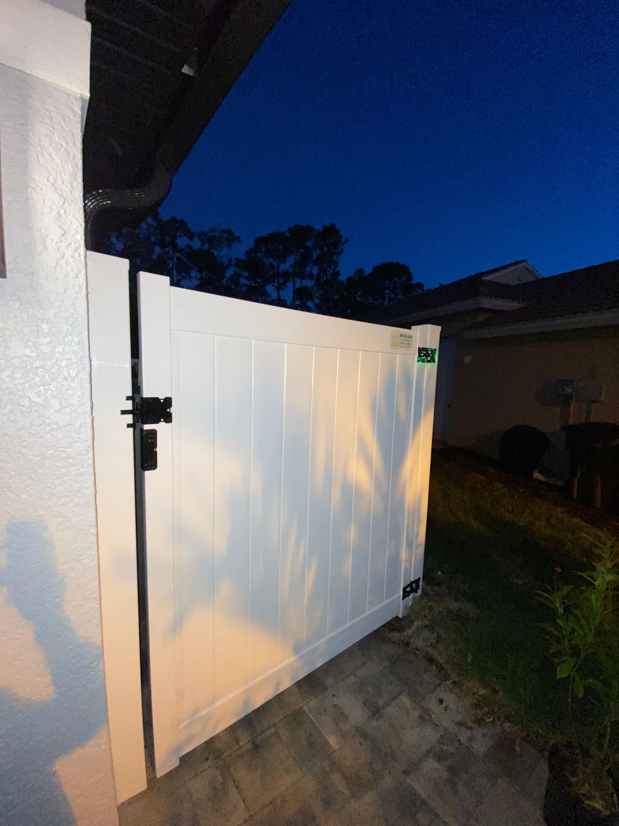 Vinyl Fence in Cape Coral by True Fence LLC