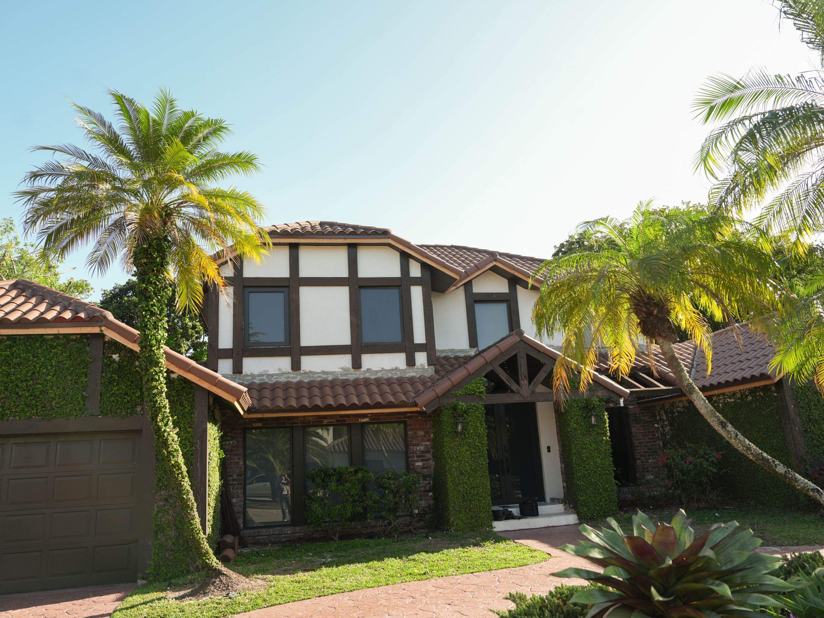 Verea - Spanish S - Brown by Istueta Roofing