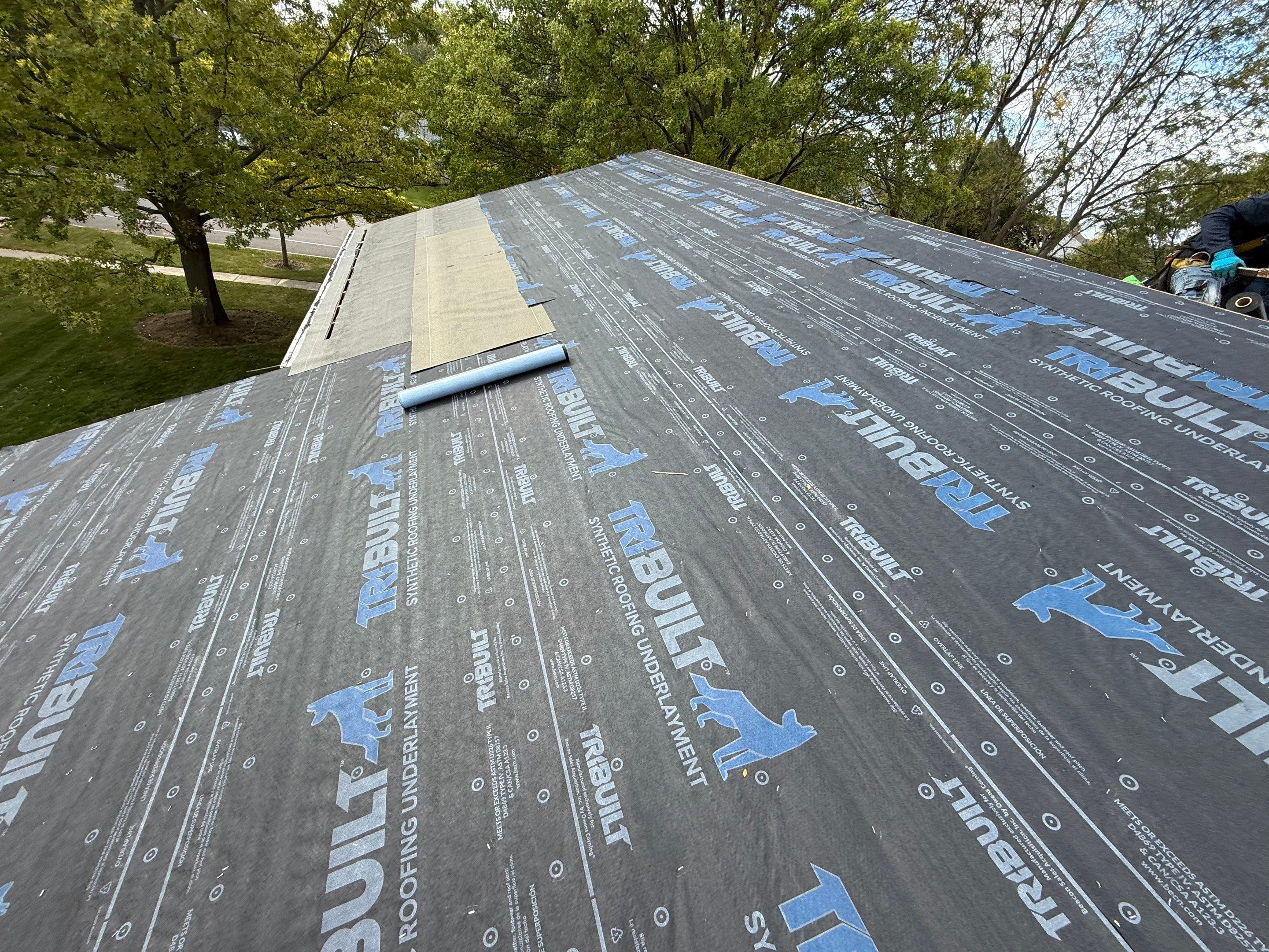 Roof & gutters by Optimal Home Improvement 