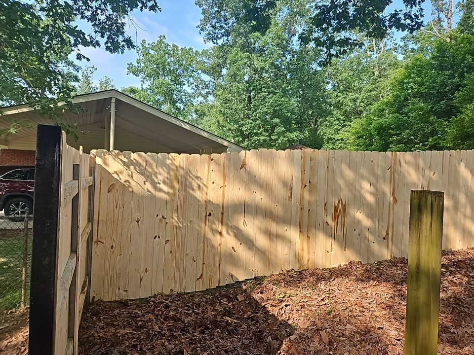 Royal Knoll Lane - Fence Installation  by Pillar and Pine