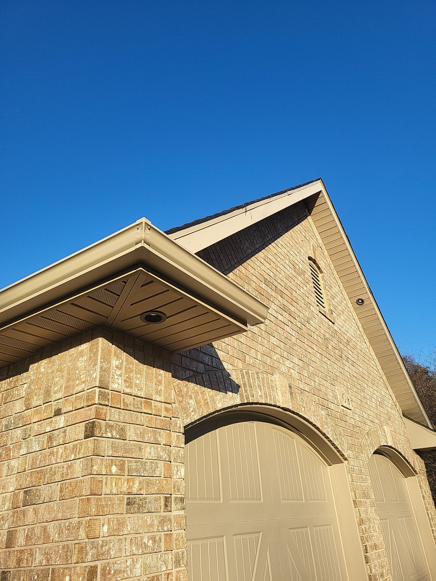 Residential Roofing & Gutter install - Atlas Pinnacle Pristine - Roof Color Majestic Shake - Gutter color Sierra Clay by Titan Commercial & Residential Roofing