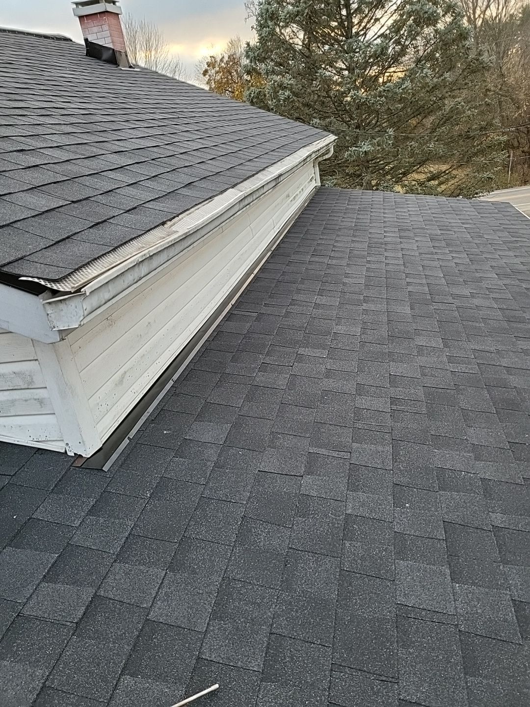 ATLAS PINNACLE COLOR: BLACK SHADOW DRIP EDGE: BLACK by Eagle Eye Roofing