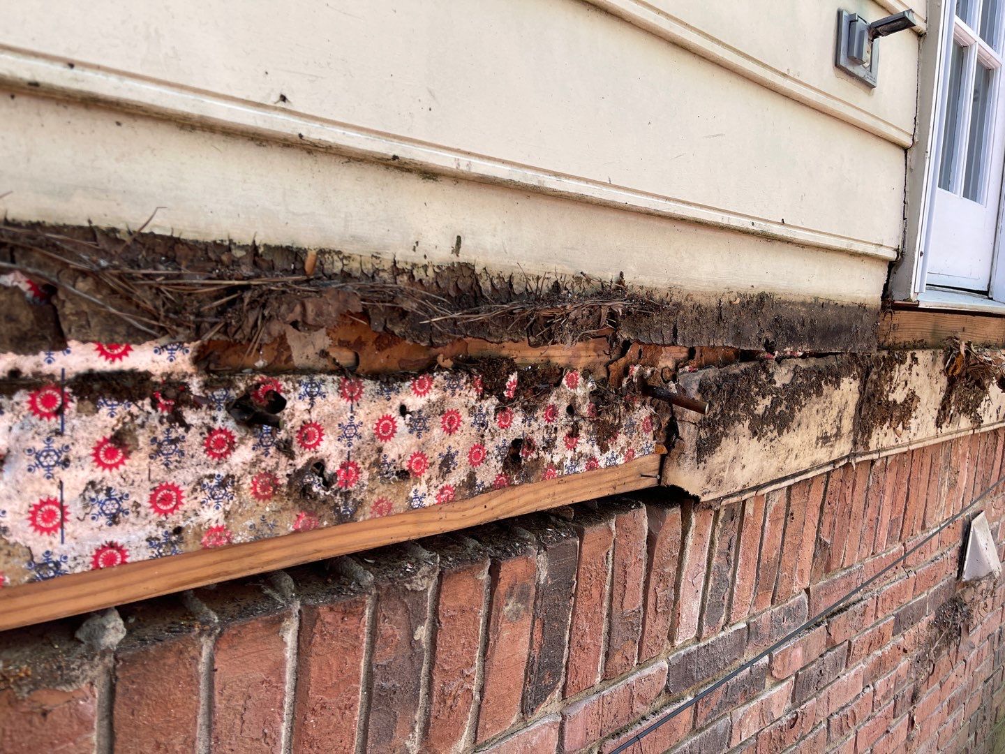 Oak Leaf Circle - Deck Installation  by Pillar and Pine