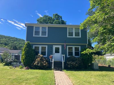 Siding renewal with Cert. Mainstreet D/4 clapboard Wedgewood Blue