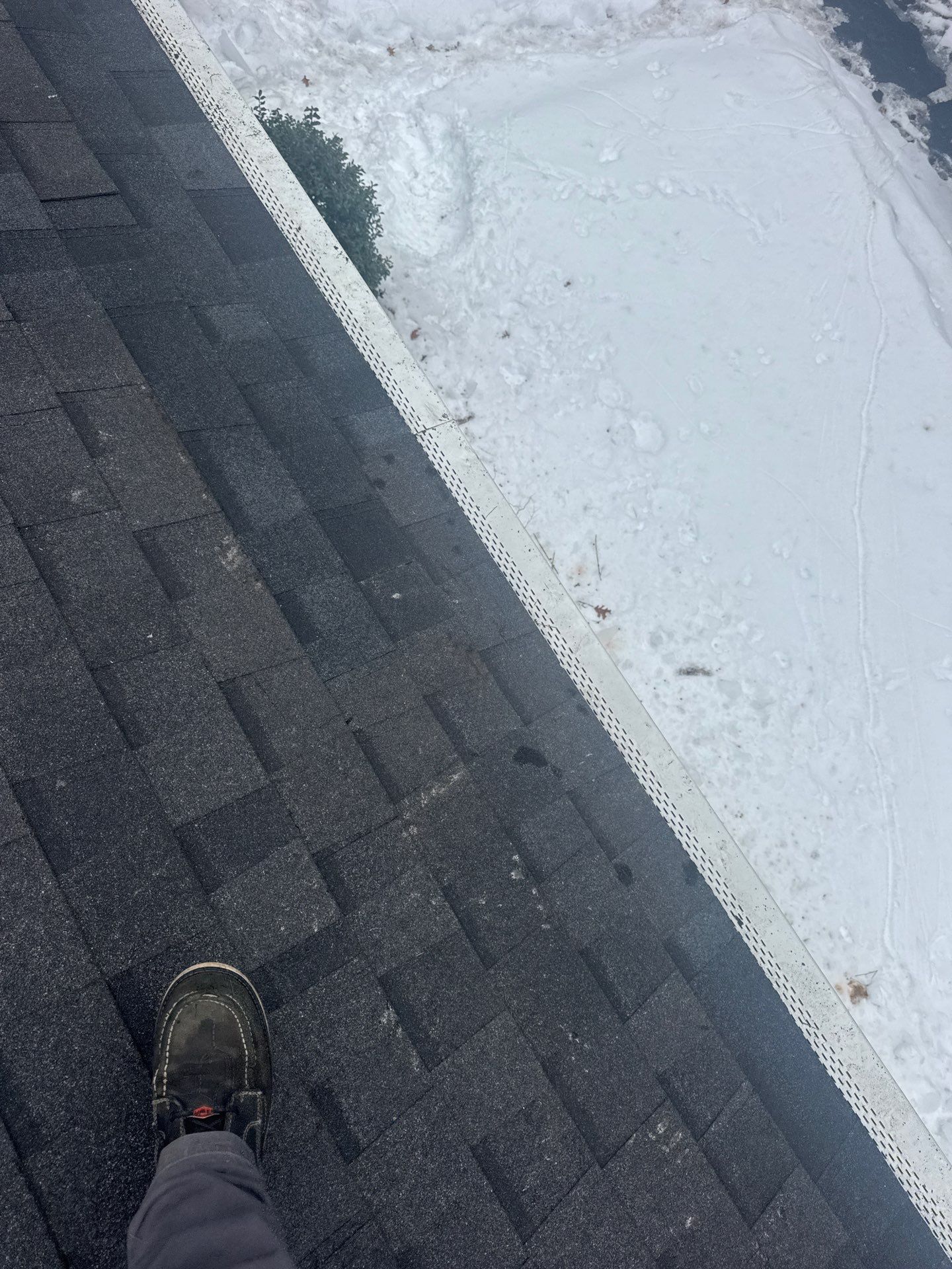 Ice Dam Removal & Snow Removal in Billerica, MA  by Mighty Dog Roofing of Greater Middlesex County