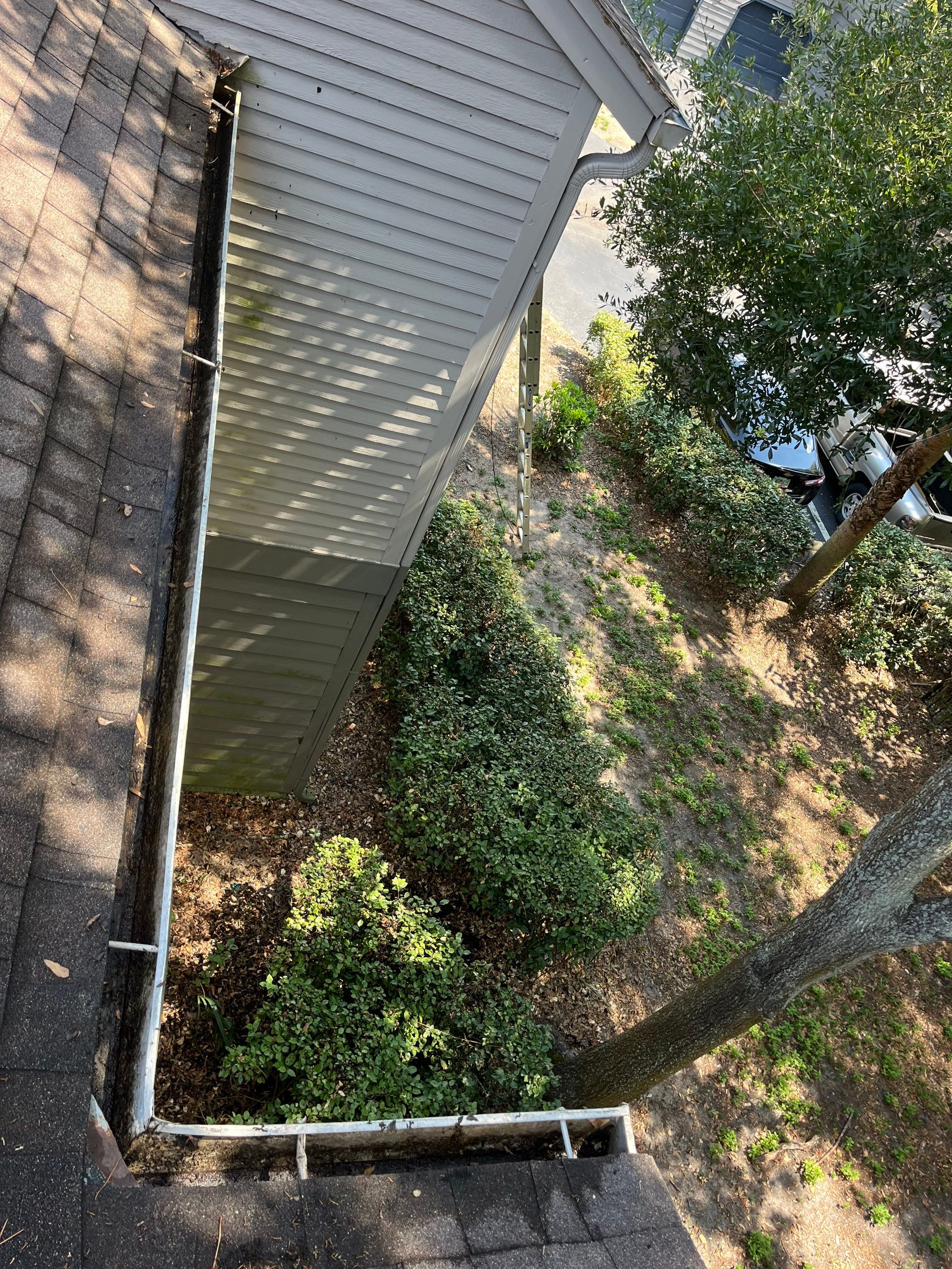 Commercial gutter cleaning Yulee, FL after photo with clean gutters