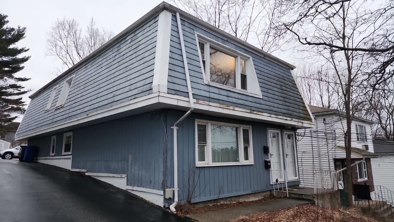 Vinyl siding project by UBrothers Construction