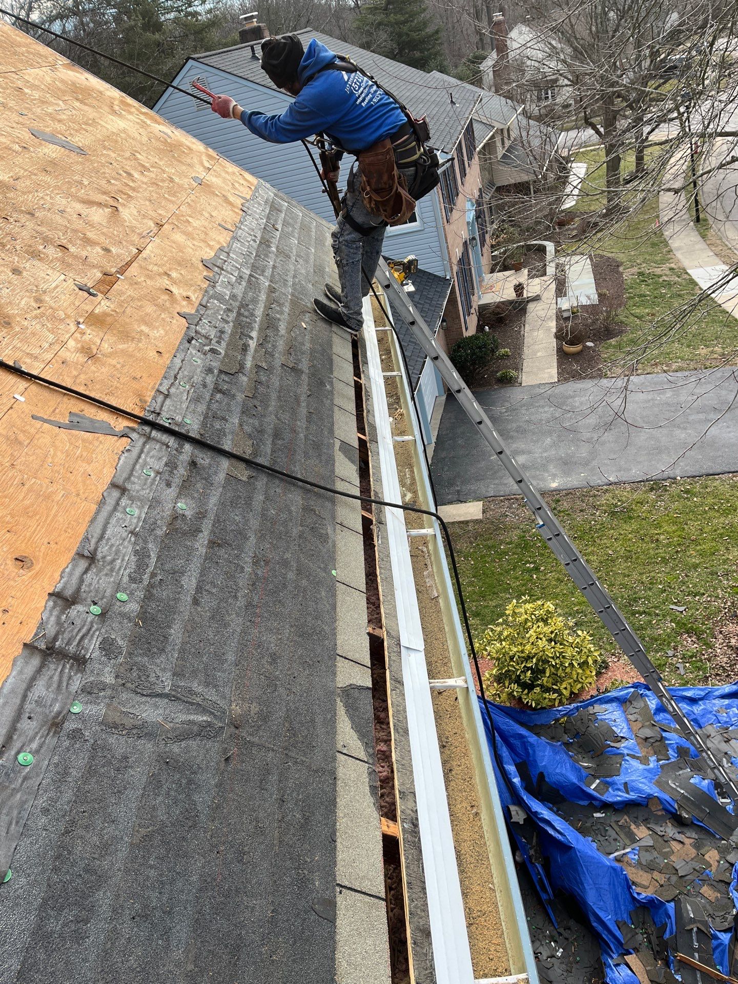 Springfield CertainTeed Landmark in Resawn Shake by RM Banning, Inc.