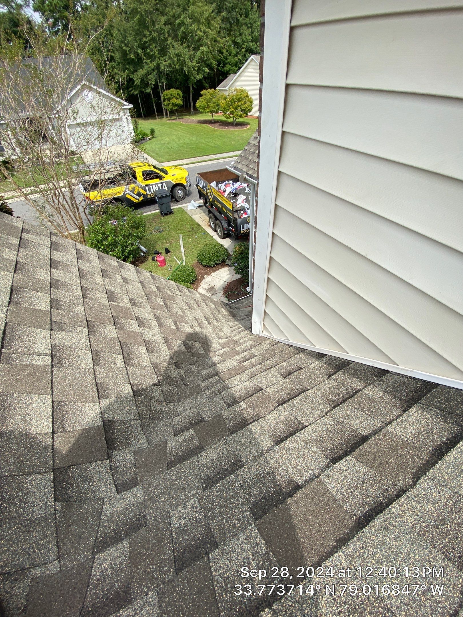 GAF HDZ - Weathered Wood by Linta Roofing Inc