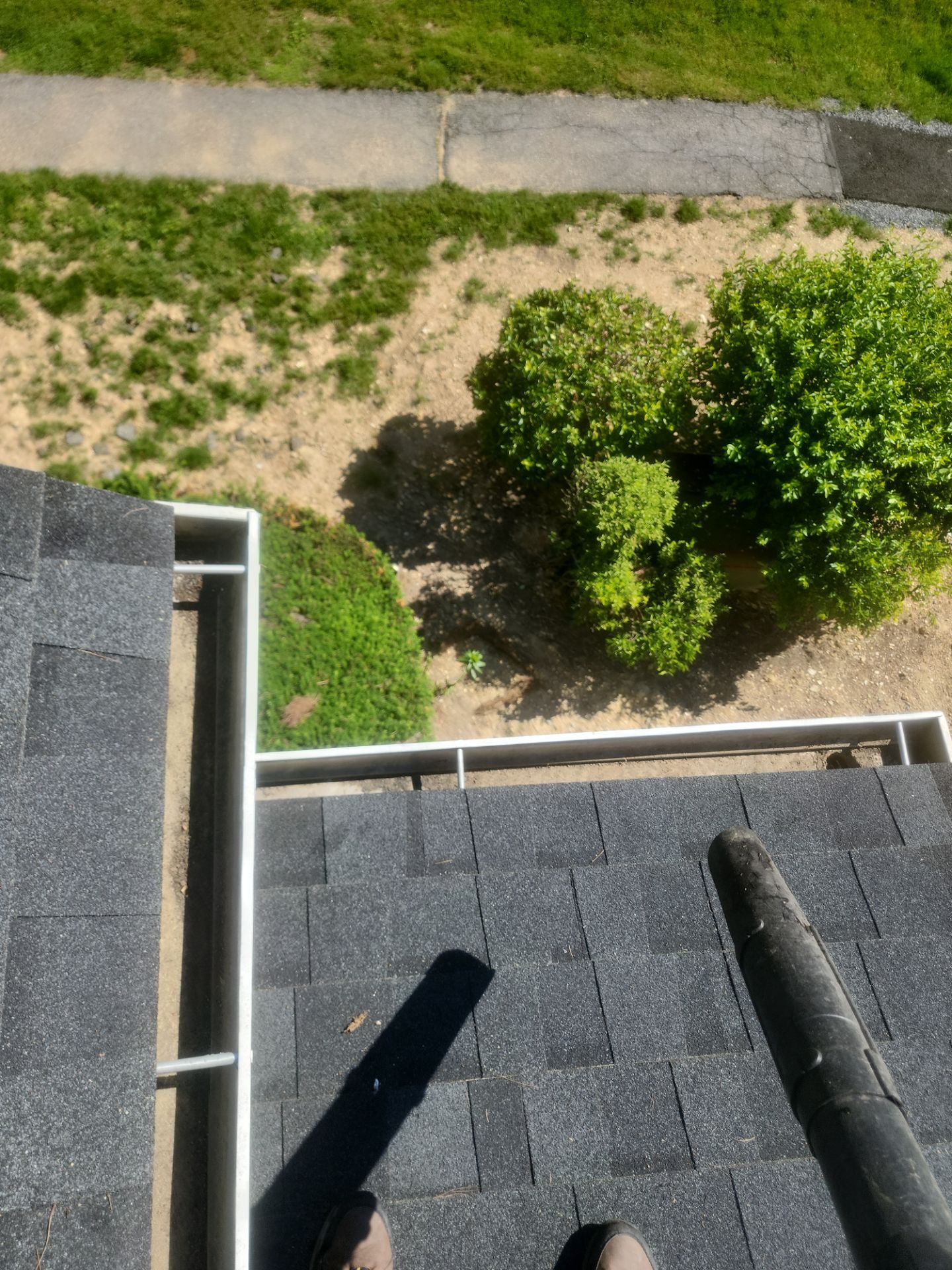 Commercial gutter cleaning Lancaster, PA after photo with clean gutters