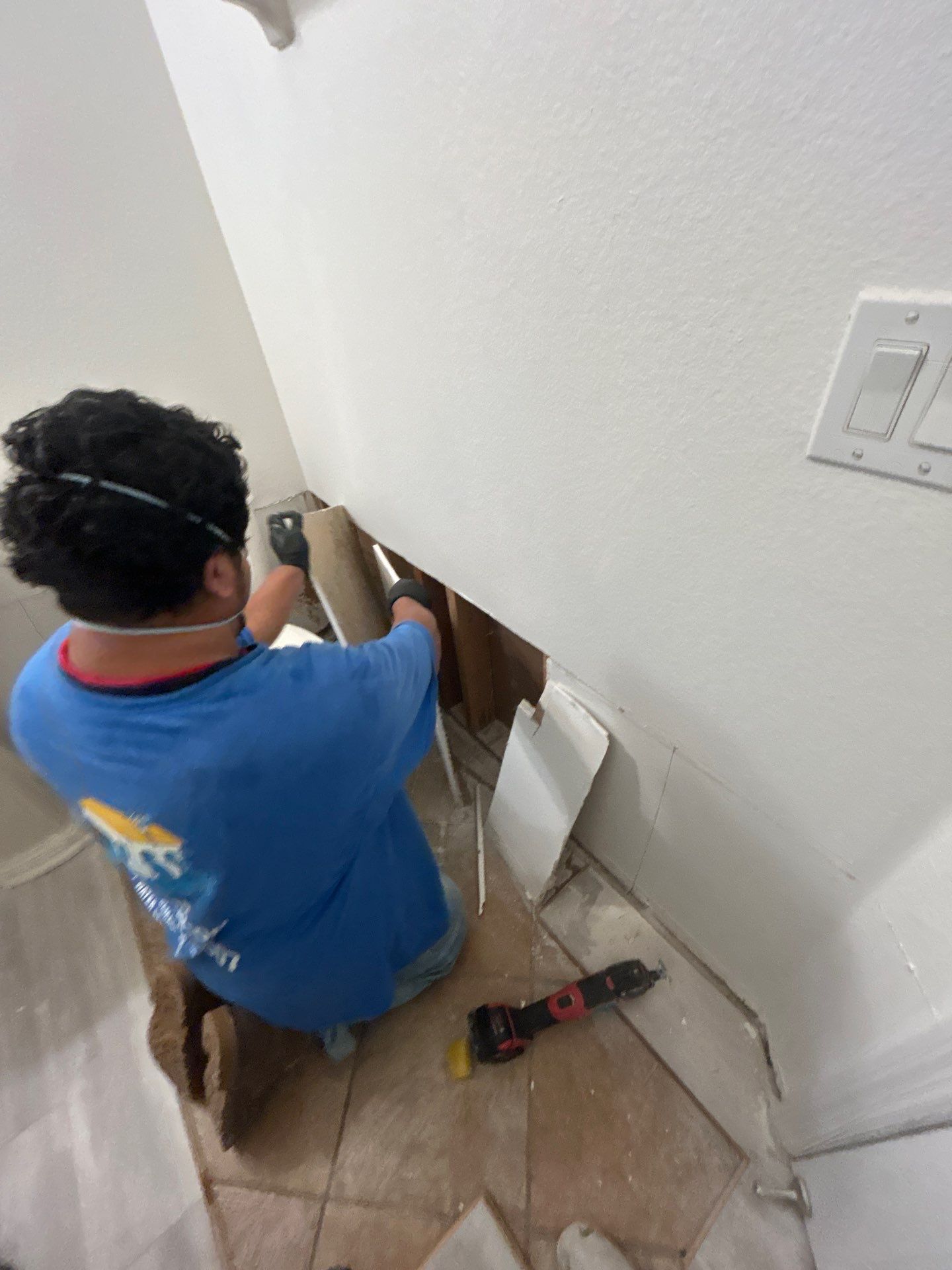 Water Damage Restoration In Apollo Beach, Florida by Ampm Restoration Services 