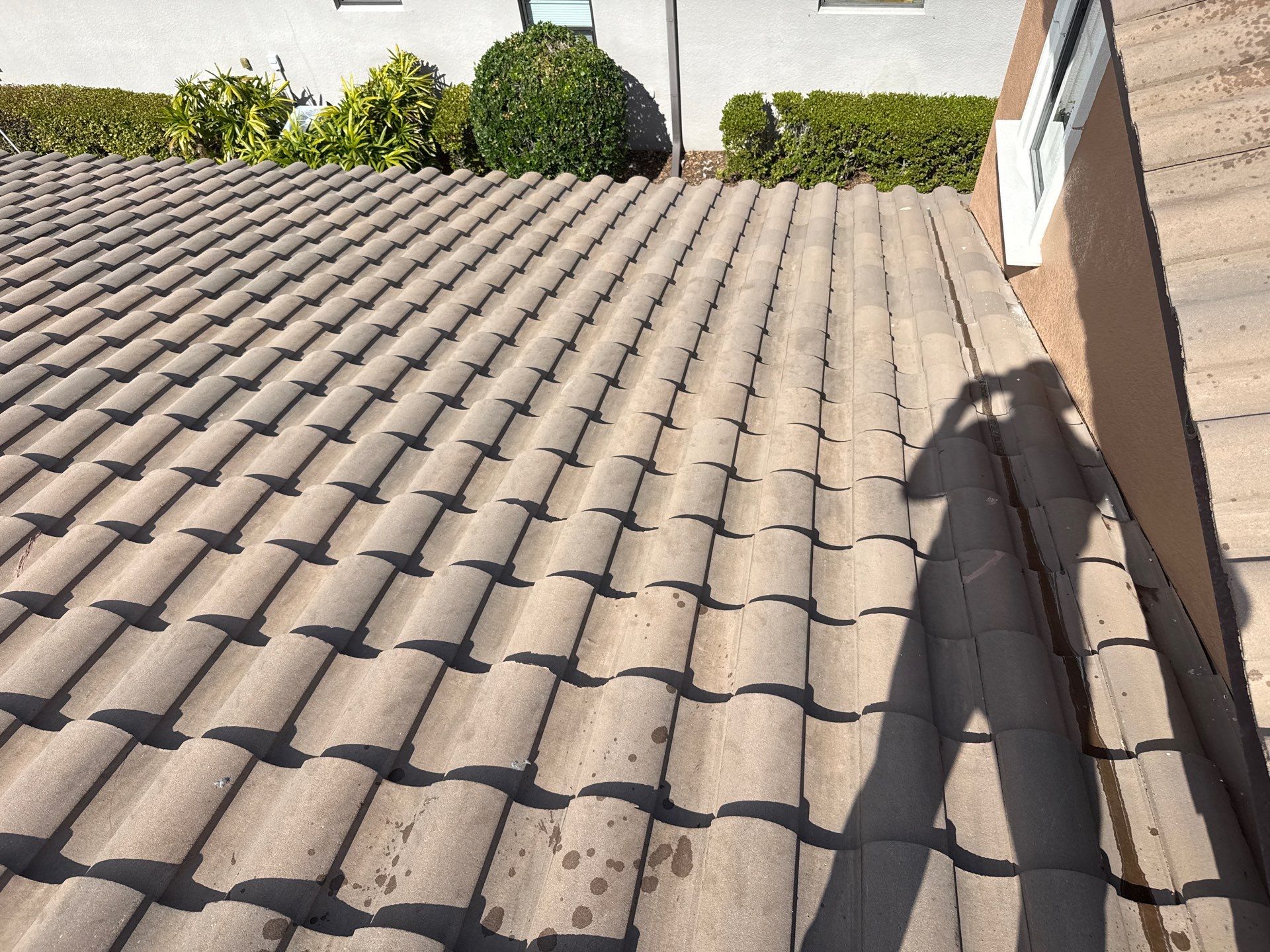 Tile Roof & Pool Deck Cleaning in Artisan Lakes Esplanade, Palmetto, FL – Sunshine AquaWash by Sunshine AquaWash