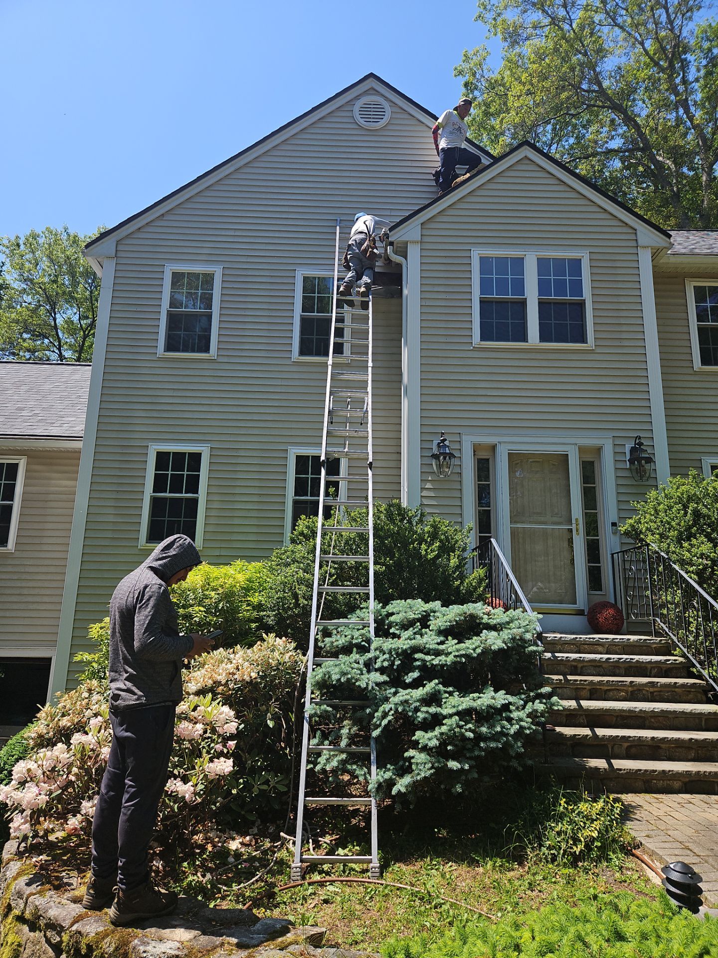 Leak Repair & Gutter Replacement in Chelmsford, MA by Mighty Dog Roofing of Greater Middlesex County