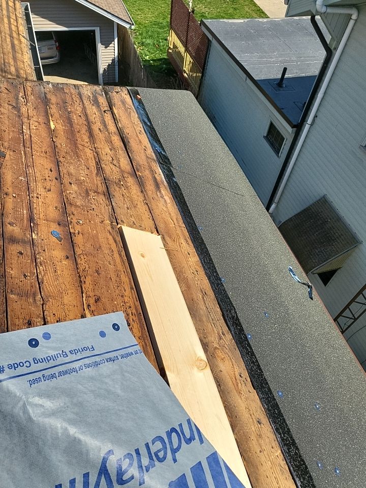 ATLAS PINNACLE COLOR: WEATHERED WOOD DRIP EDGE: MUSKET BROWN by Eagle Eye Roofing