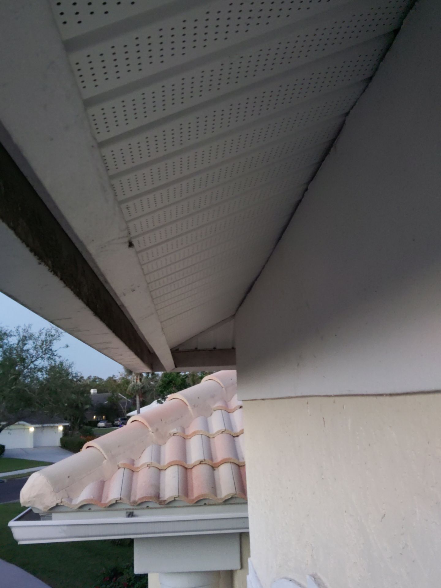 Soffit and Fascia Replacement in Sarasota, FL by Gutter Professors