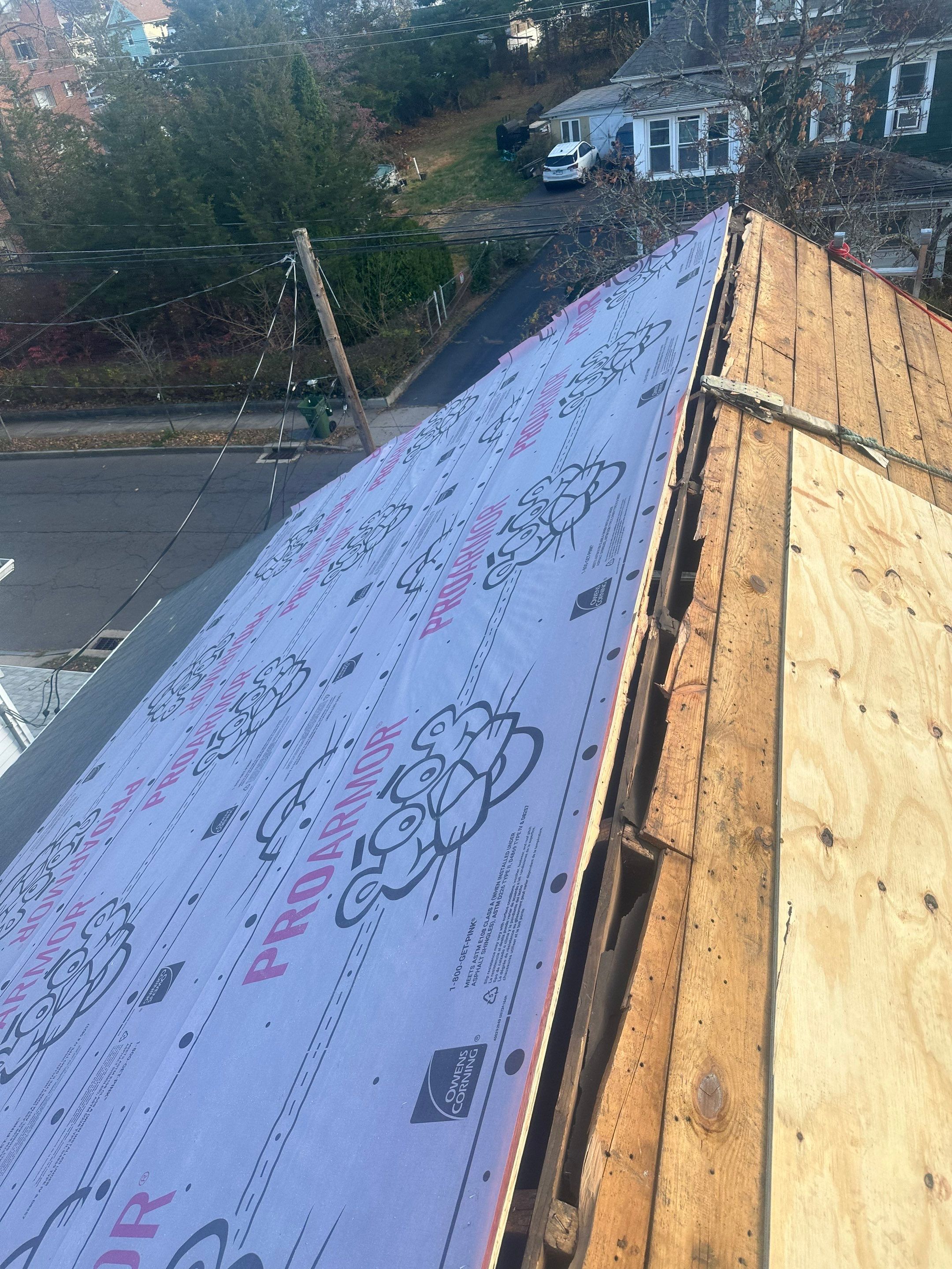 Owens Corning Oakridge: Onyx Black in Middletown by Golden Shield Roofing