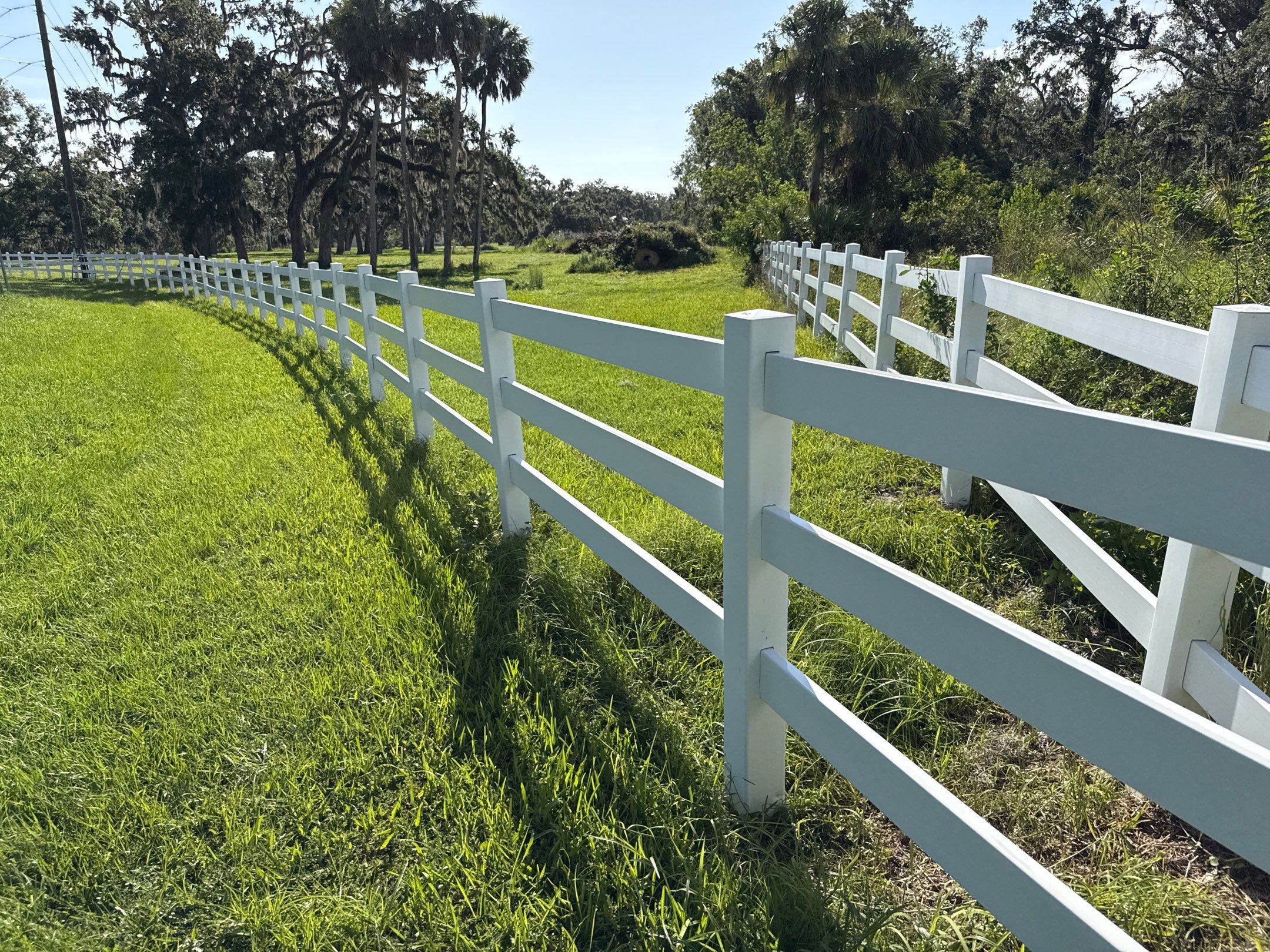 🐎 Vinyl Horse Fence, Entrance Cleaning + House Wash – Parrish, FL by Sunshine AquaWash