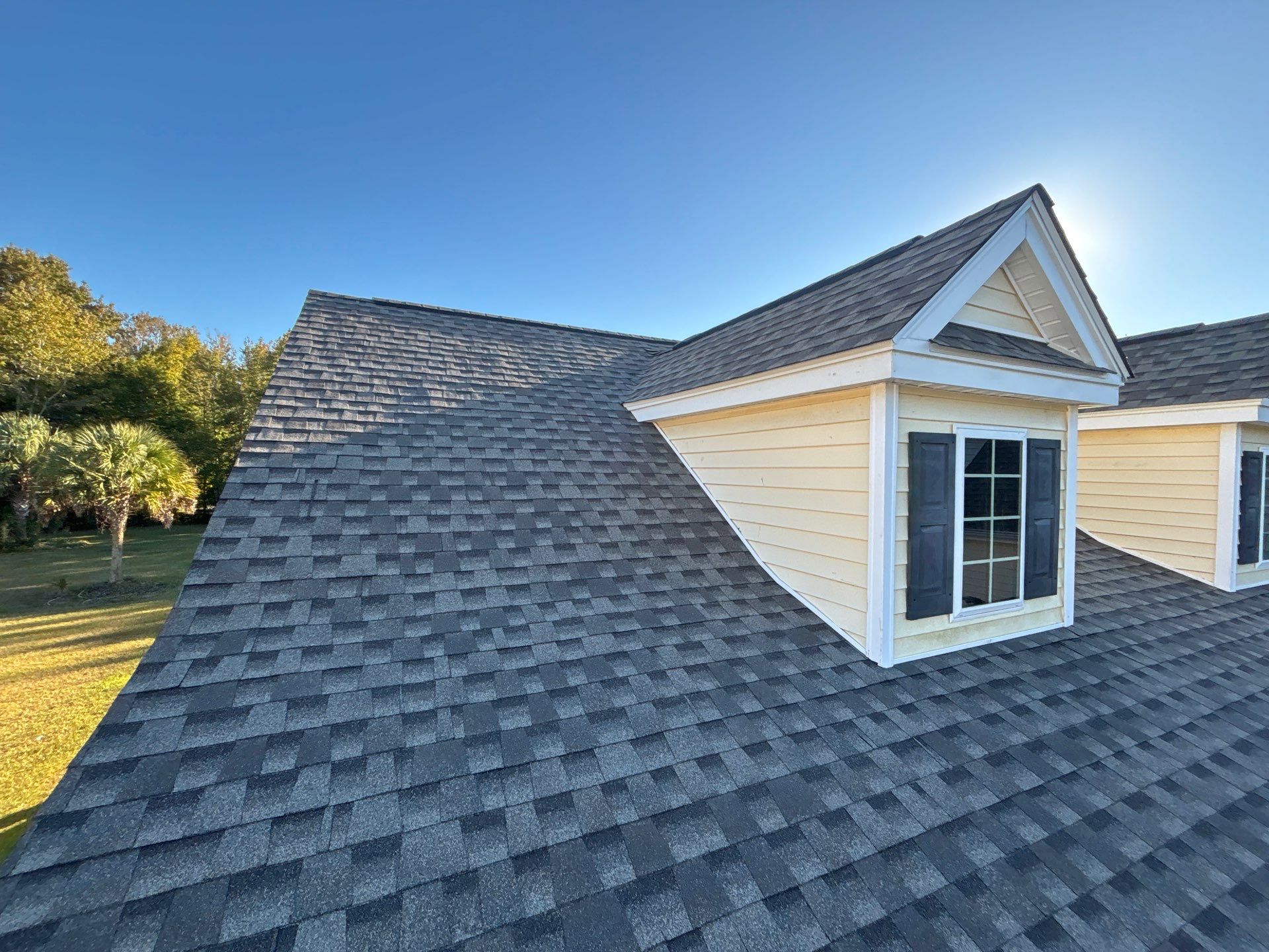 GAF HDZ - Weathered Wood by Linta Roofing Inc