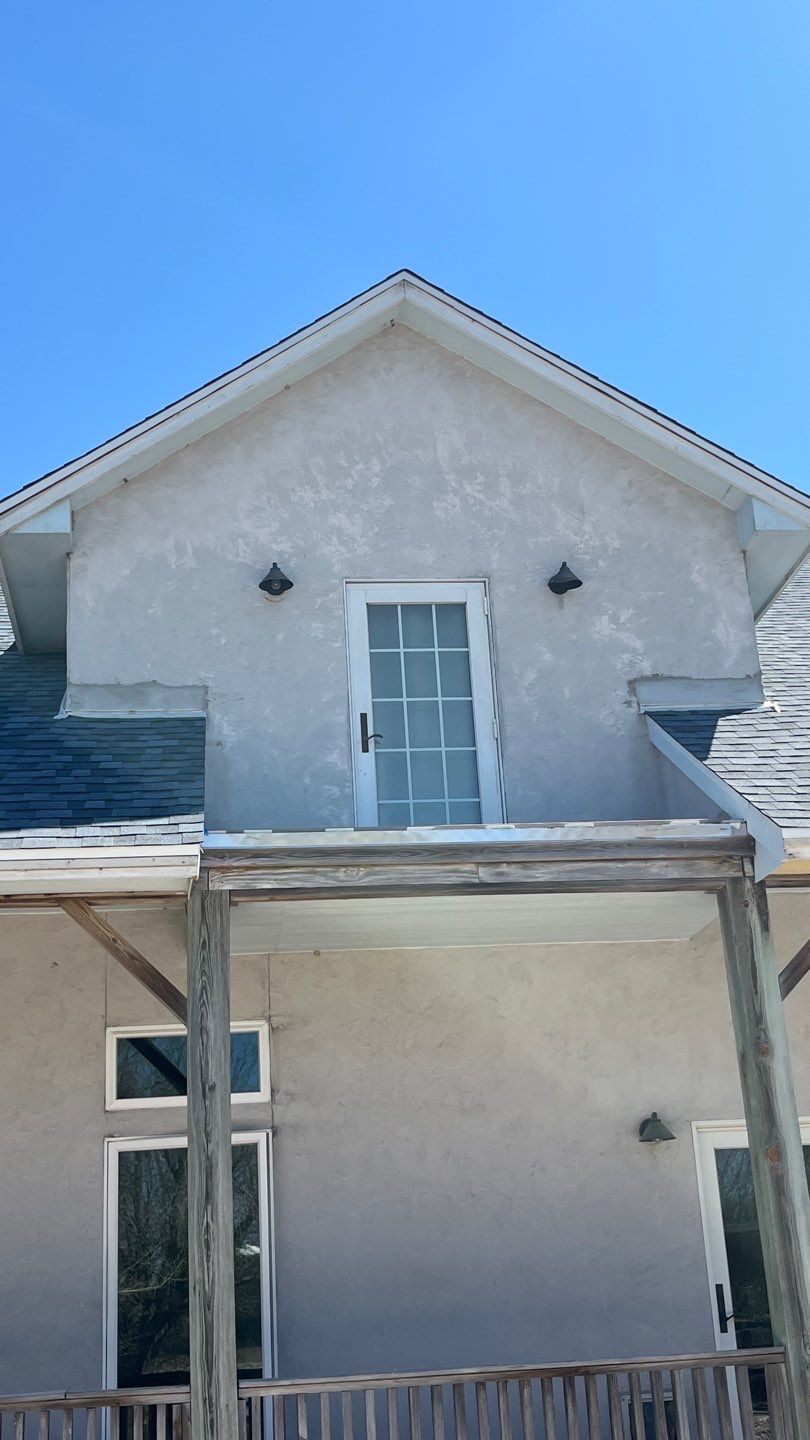 Long Horn Retreat by Bayfront Roofing and Construction