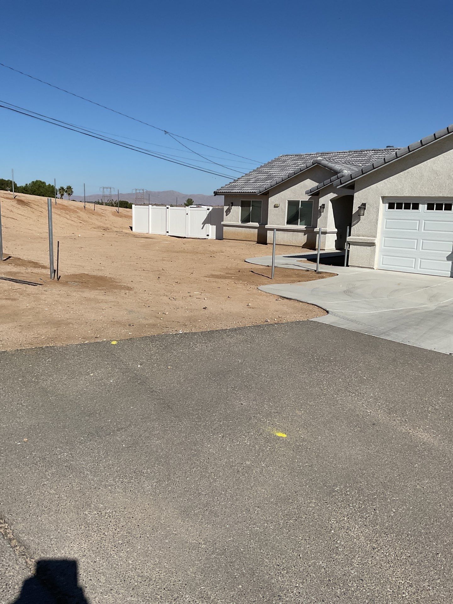 Fence Installation using chain -link by Fence Guys Inc.