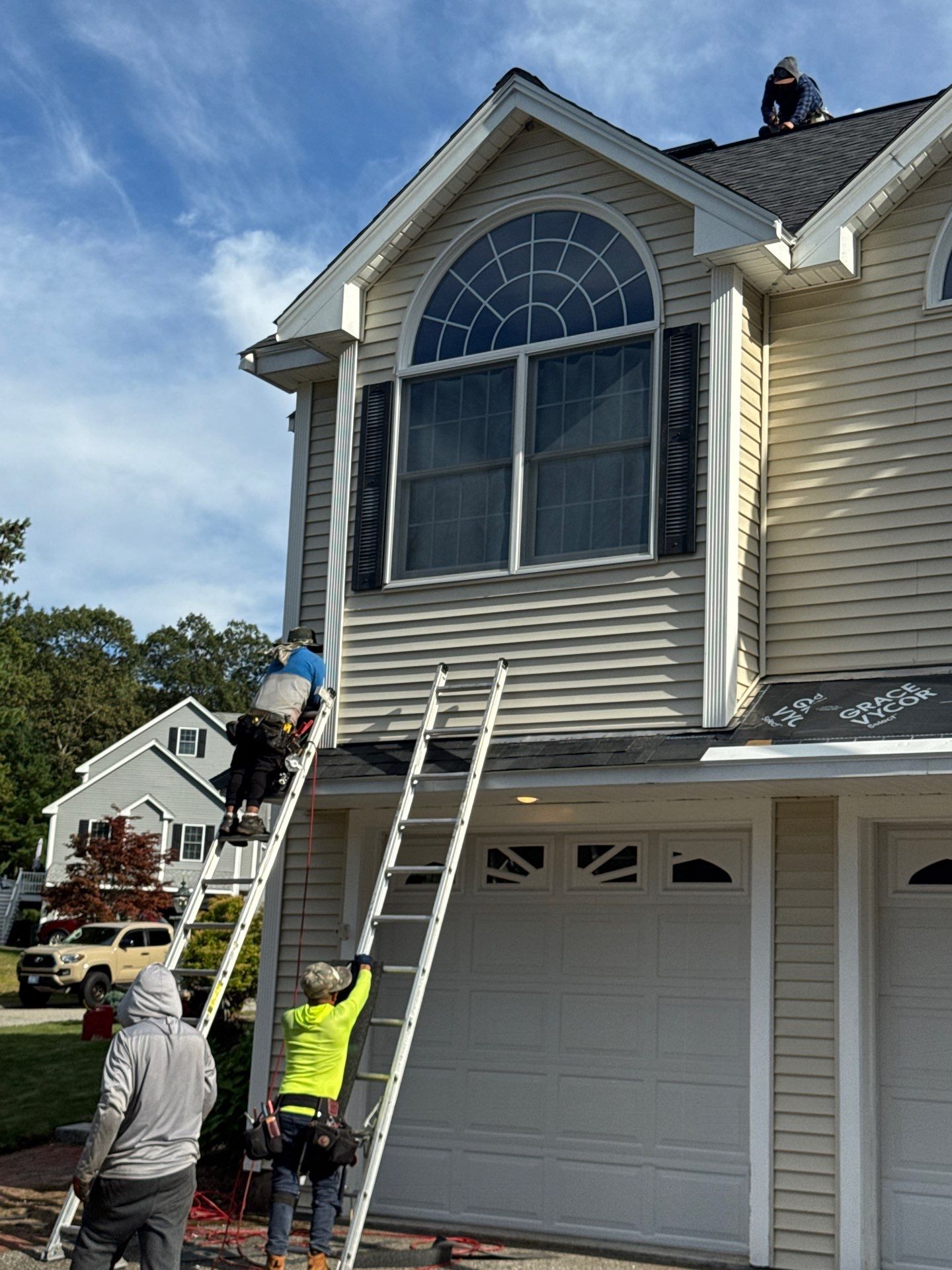 Complete Roof Replacement with Owens Corning TruDefinition Shingles by Mighty Dog Roofing of Greater Middlesex County