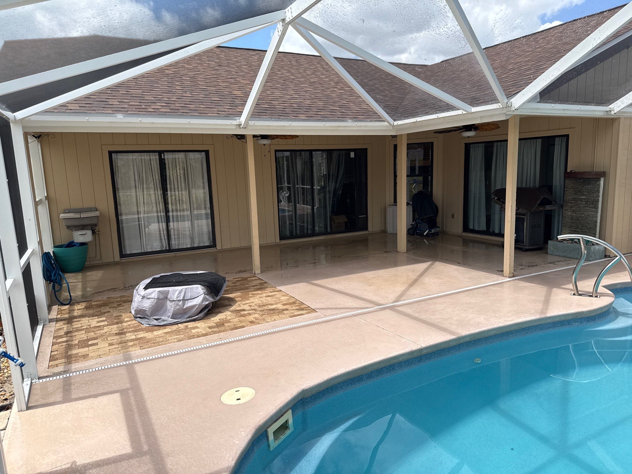 Pool Cage & Painted Pool Deck Cleaning in Sarasota, FL | Soft Wash by Sunshine AquaWash