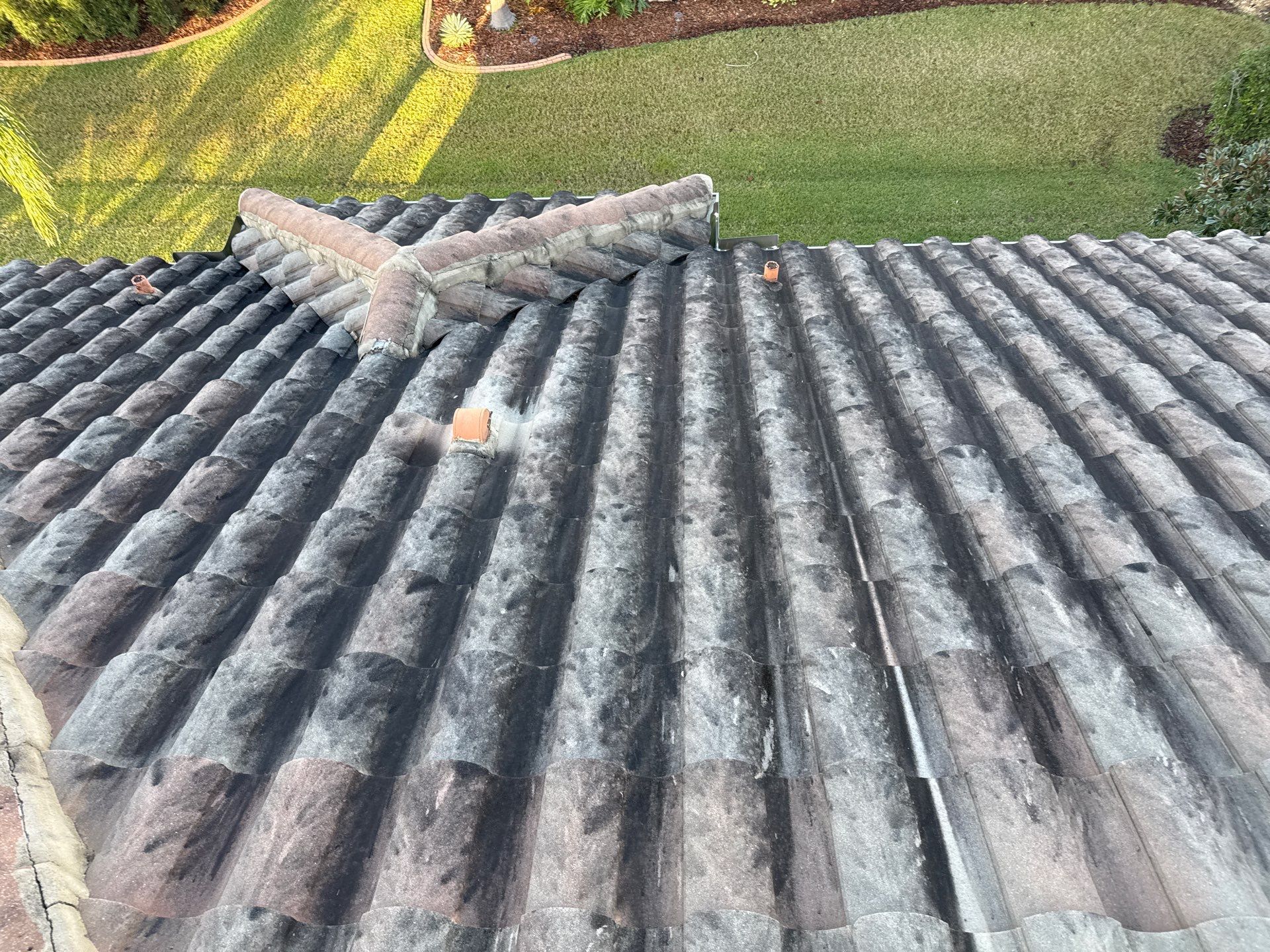 Roof Cleaning & Pool Deck Cleaning! Winding River, Bradenton, FL by Sunshine AquaWash