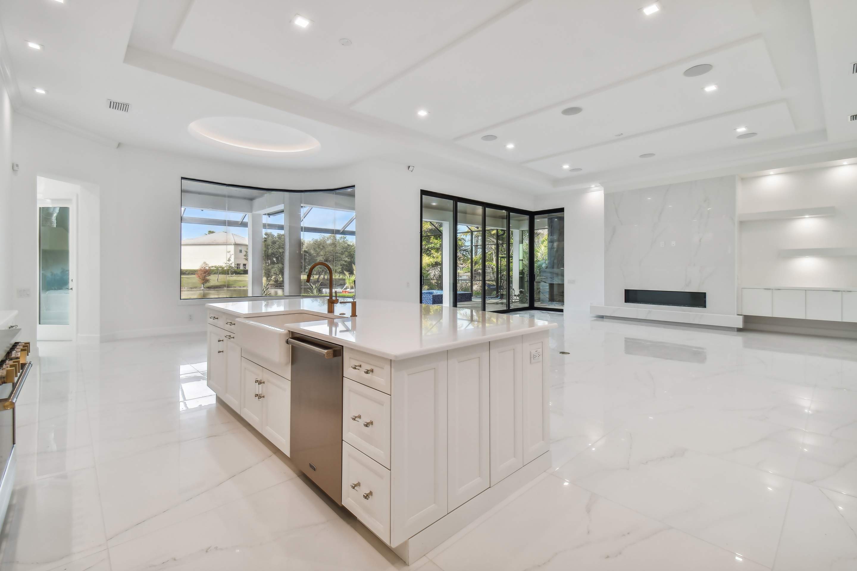 Laguna 1529B by Lyons Heritage Tampa, LLC
