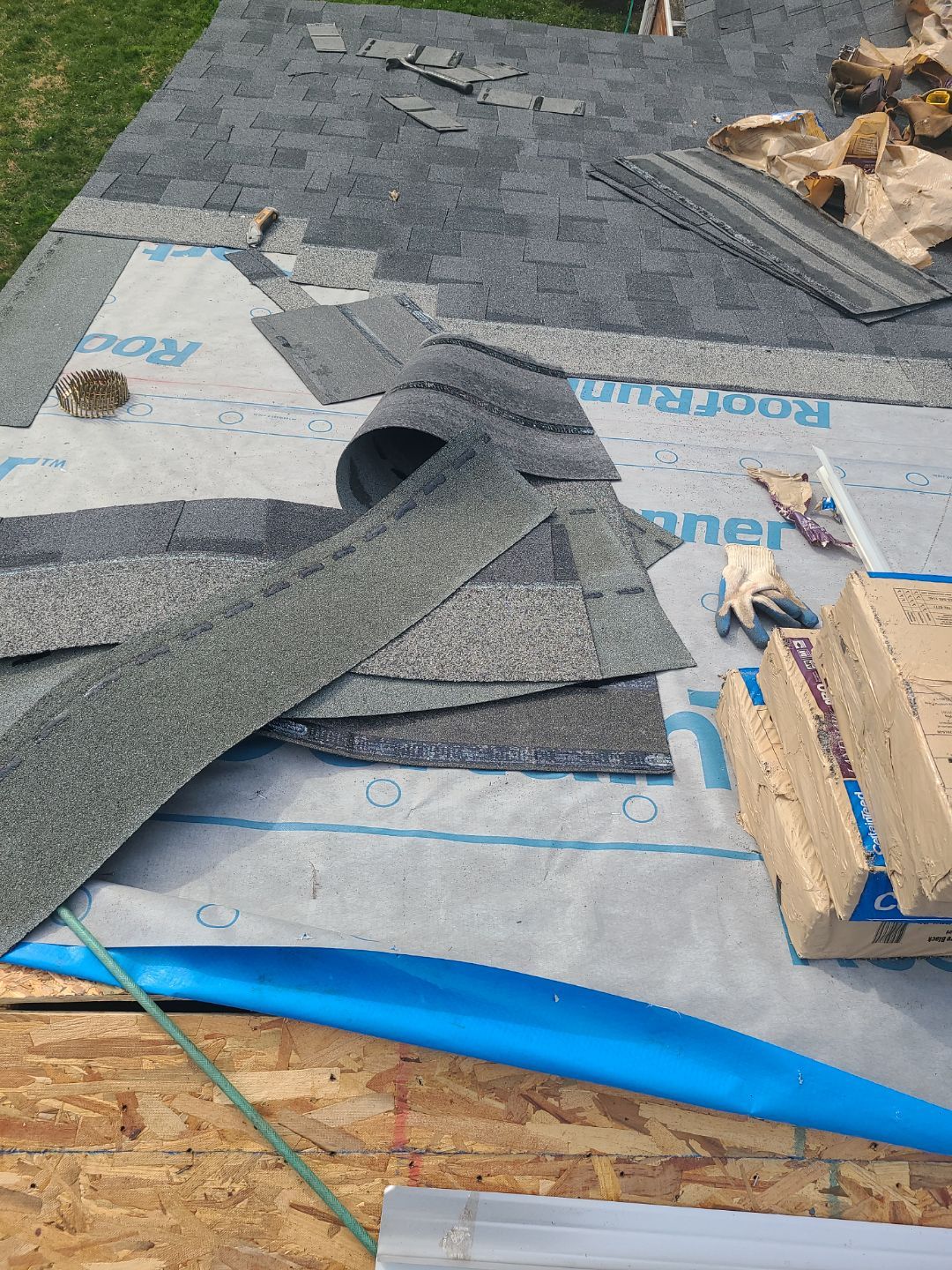 Arlington CertainTeed Landmark Pro Roof in Max Def Moire Black by RM Banning, Inc.