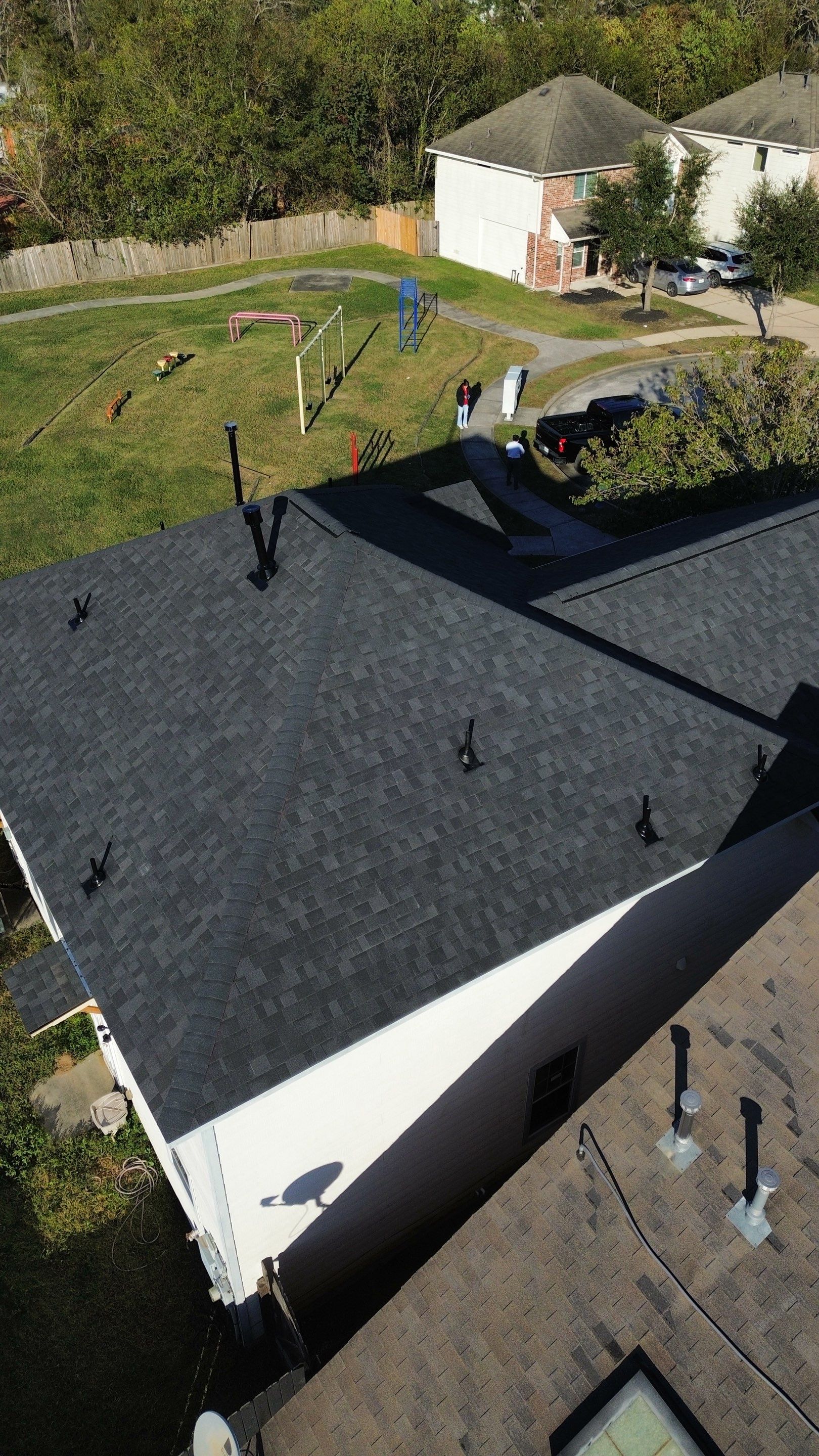OC Duration Onyx Black by HHH Roofing & Construction
